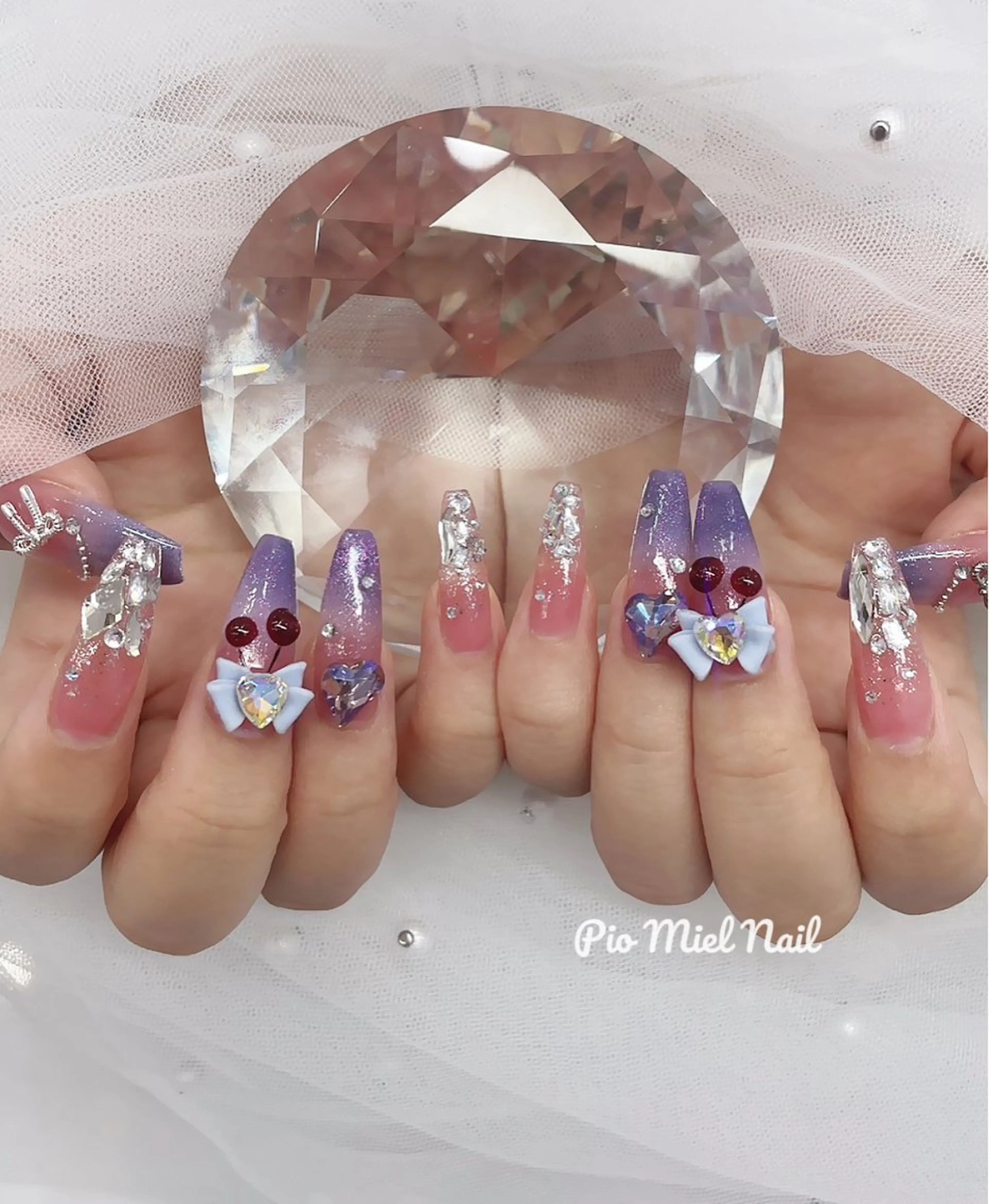 セミロング 韓国風ヘア ハンドネイル Pio Mielのネイルデザイン