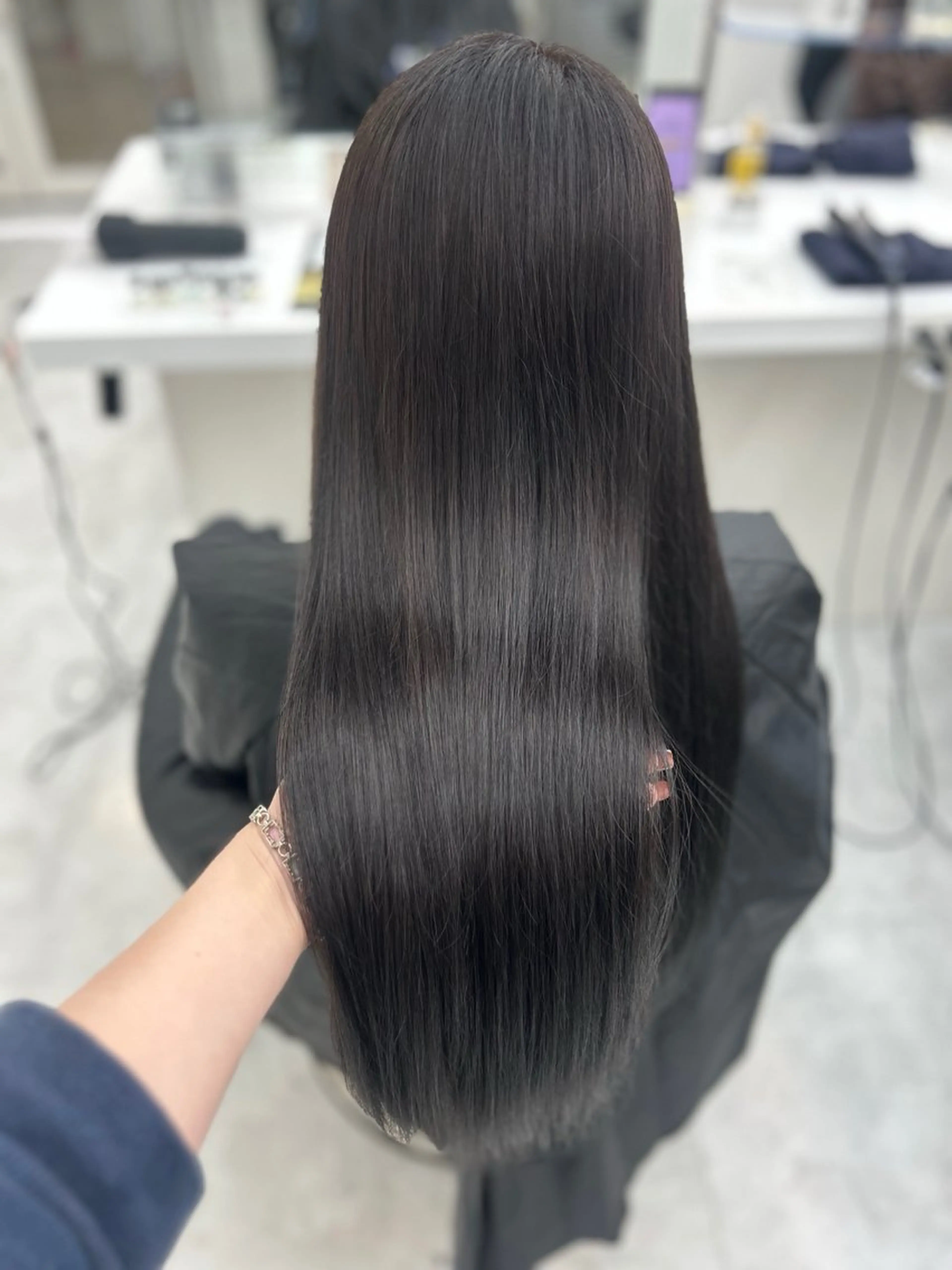 カラー ヘアカラー トリートメント niina🖤 透明感×レイヤーのヘアスタイル