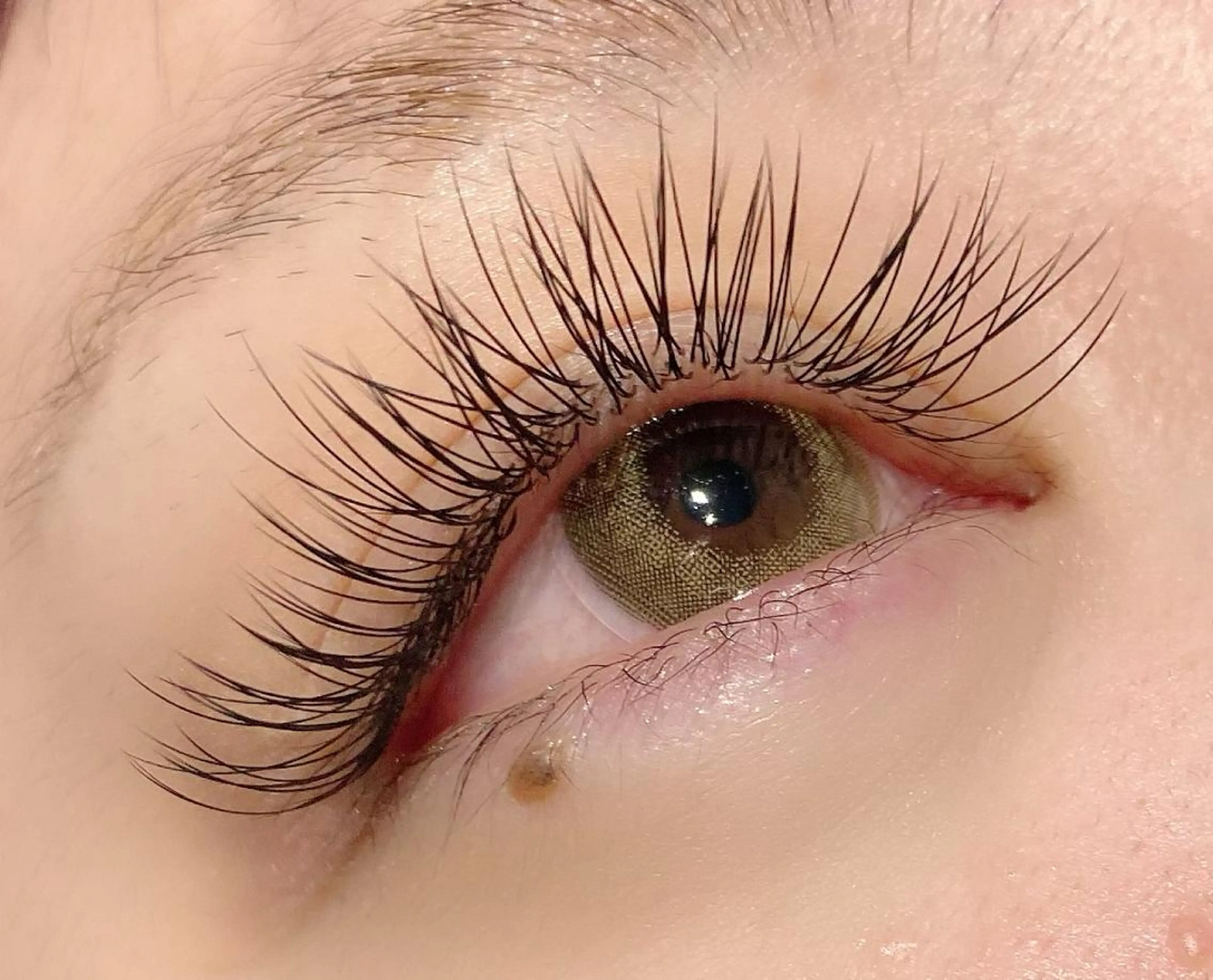 マツエク・マツパ Cカール フラットラッシュ マツエク アイデザイナー Key（ケイ）の眉毛・アイブロウイメージ