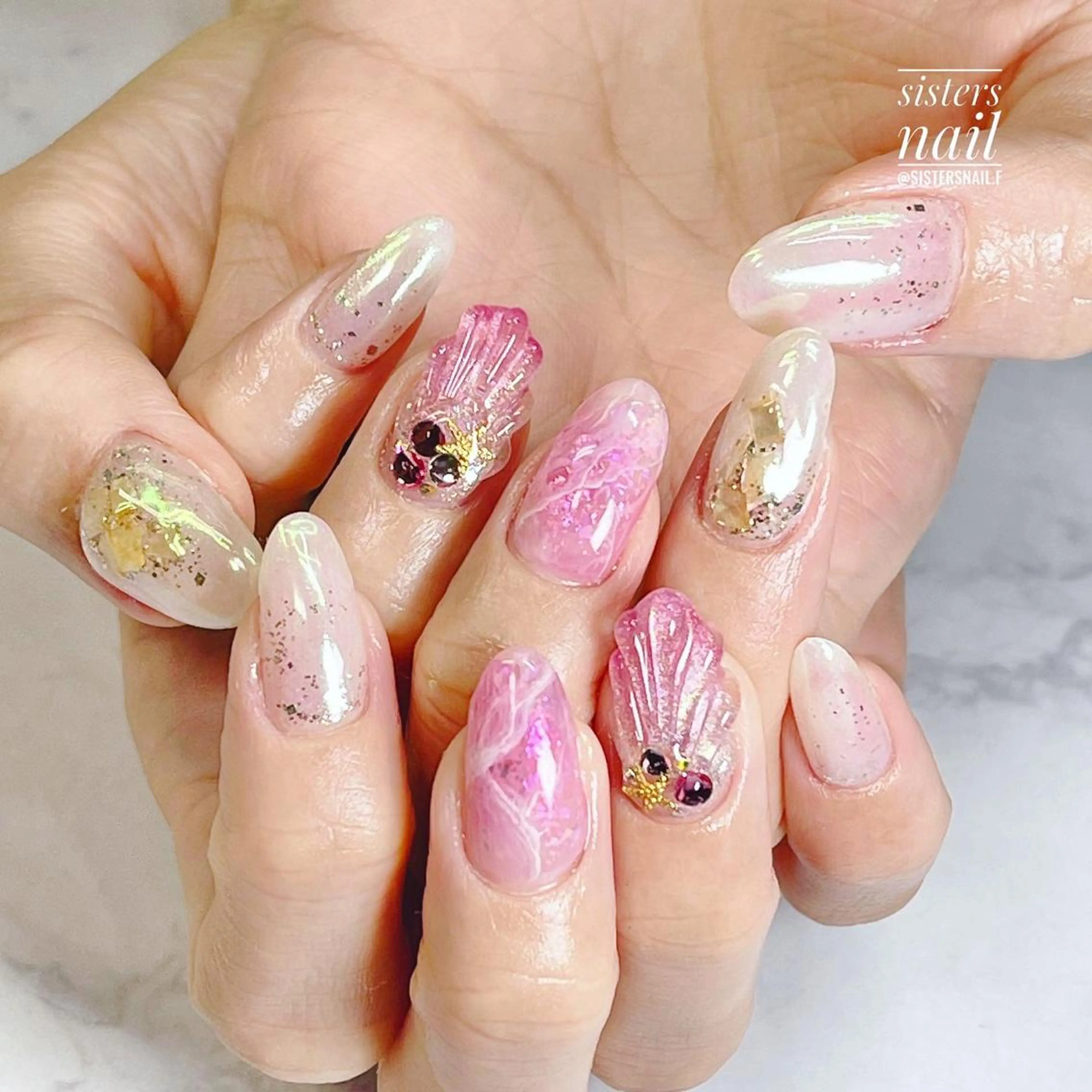 ネイル アートネイル キラキラネイル ピンク 夏ネイル sisters nail.fのネイルデザイン