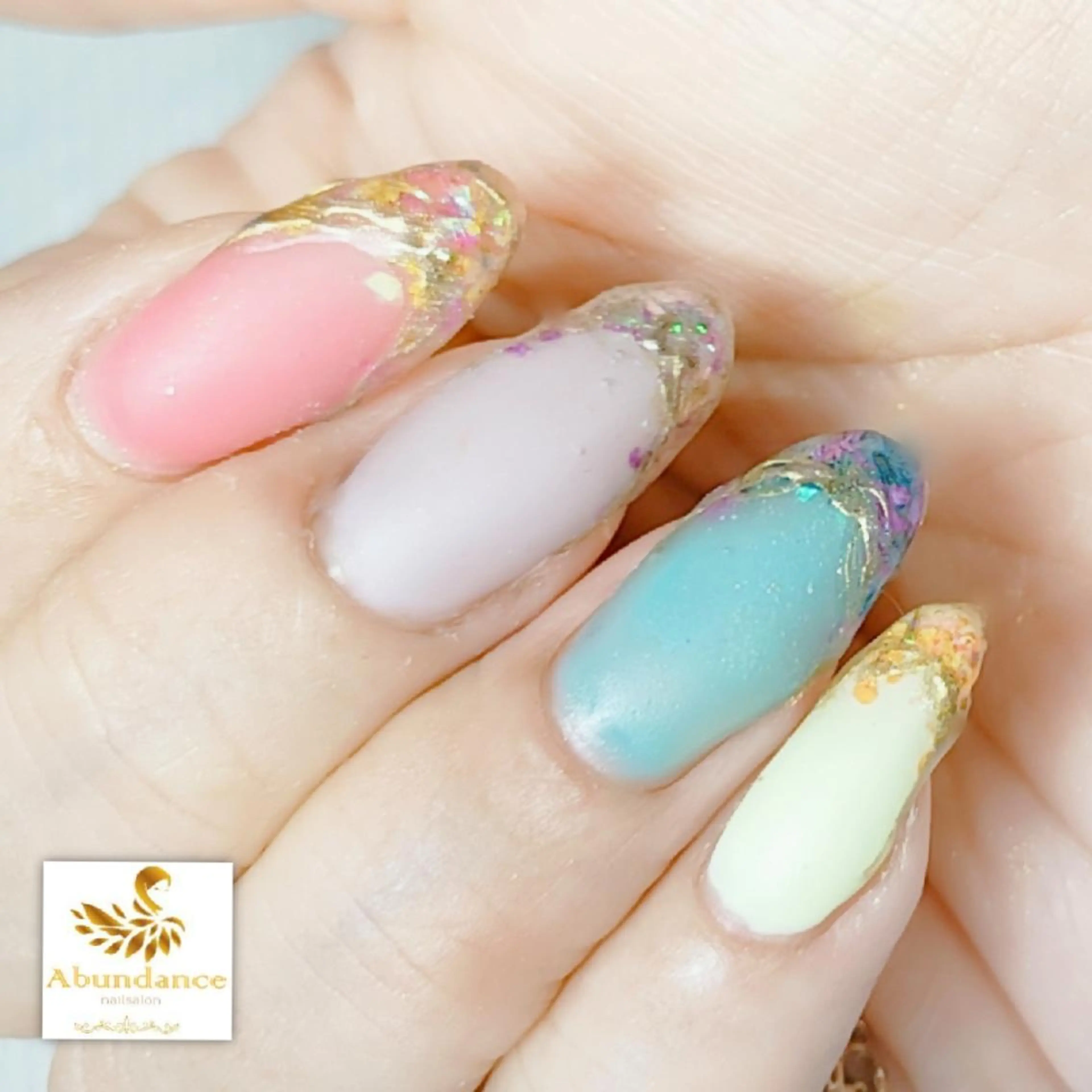 セミロング ネイル ハンドネイル 完全予約制個室サロン Abundancesのネイルデザイン