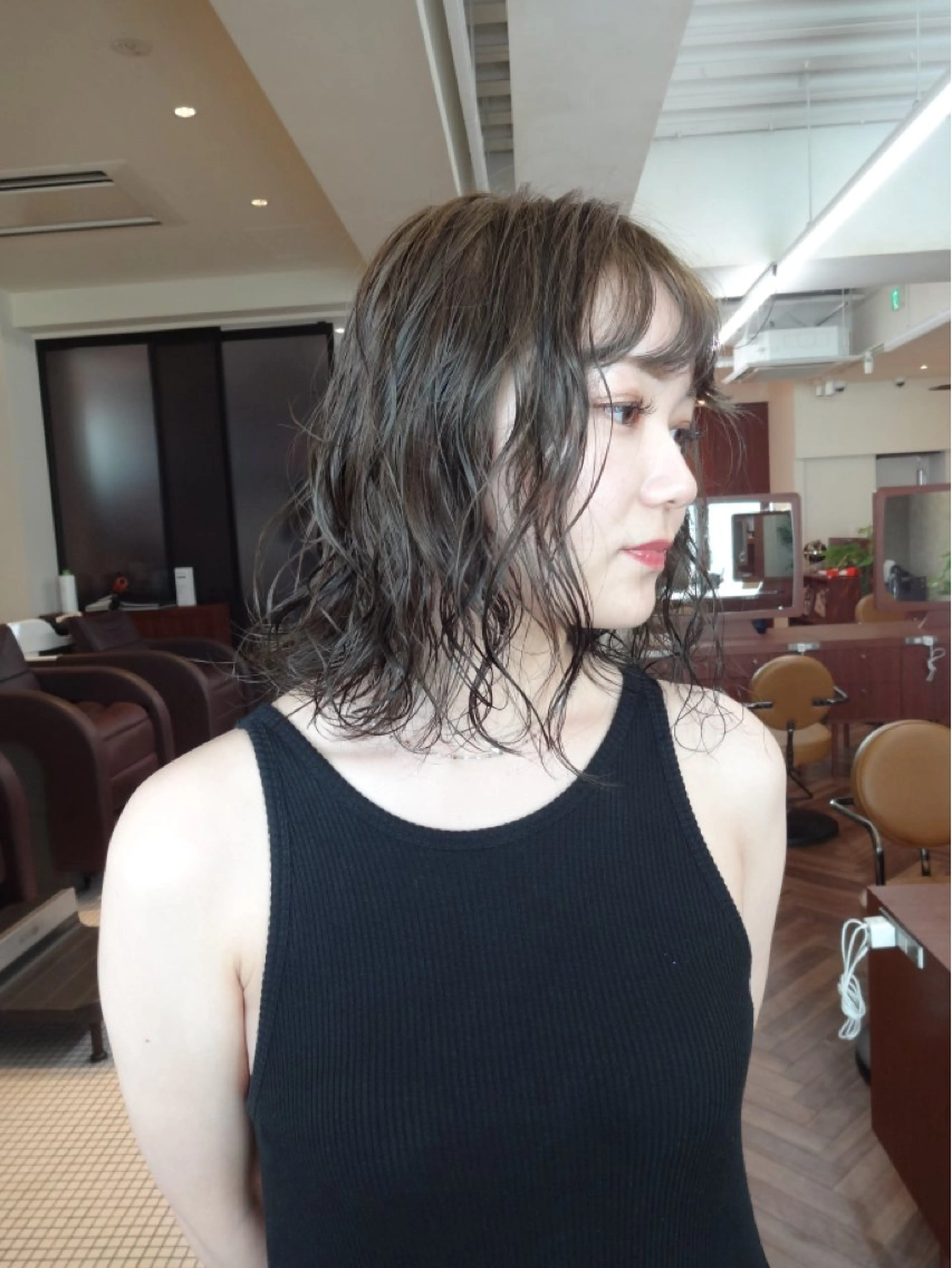 ミディアム カラー パーマ ミディアムパーマ ベージュカラー オリーブベージュ ボブパーマ/パーマ ウルフパーマのヘアスタイル