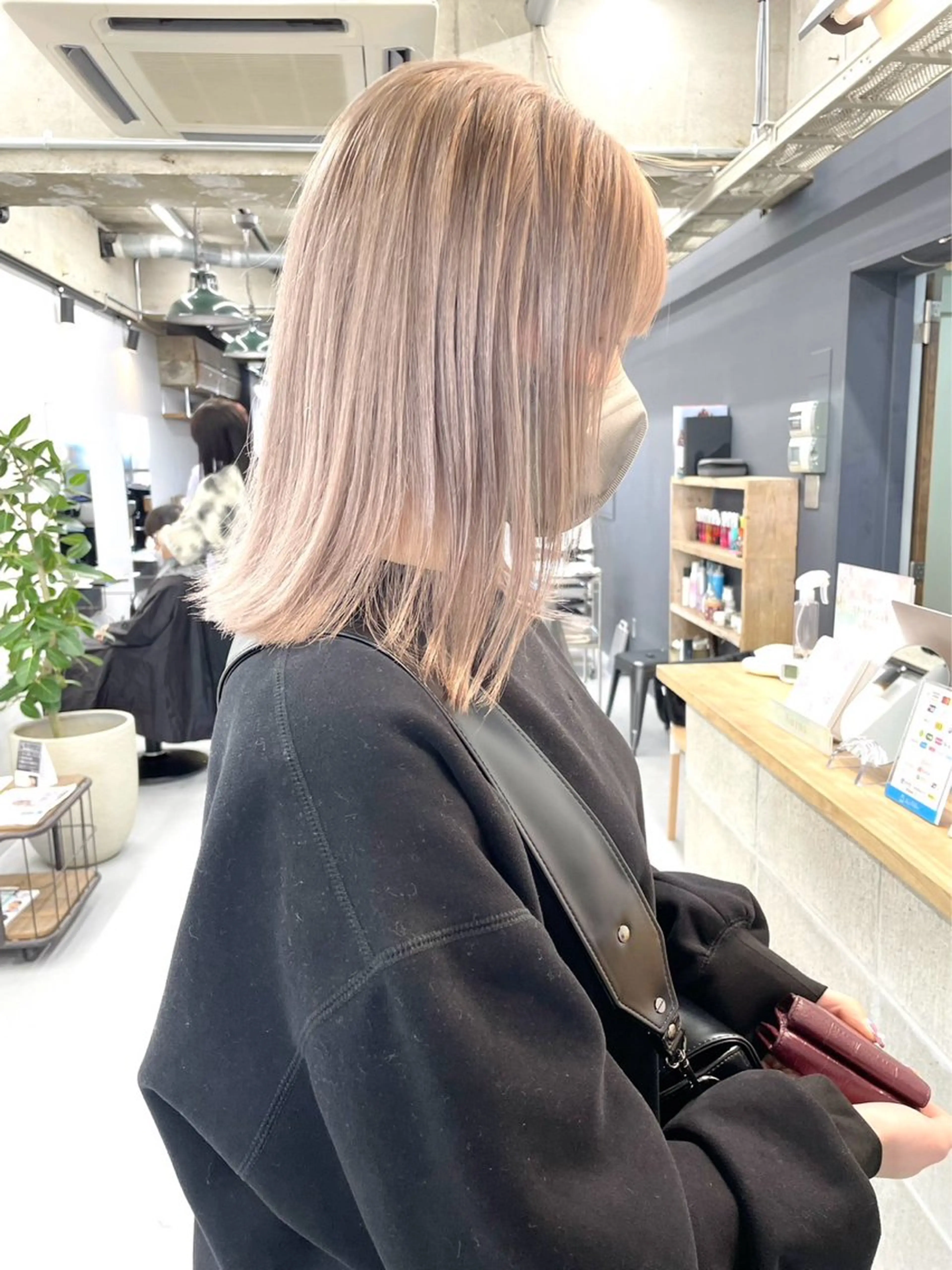 ミディアム カラー ヘアカラー トリートメント カットモデル/ ハイトーン/ゆうあのヘアスタイル