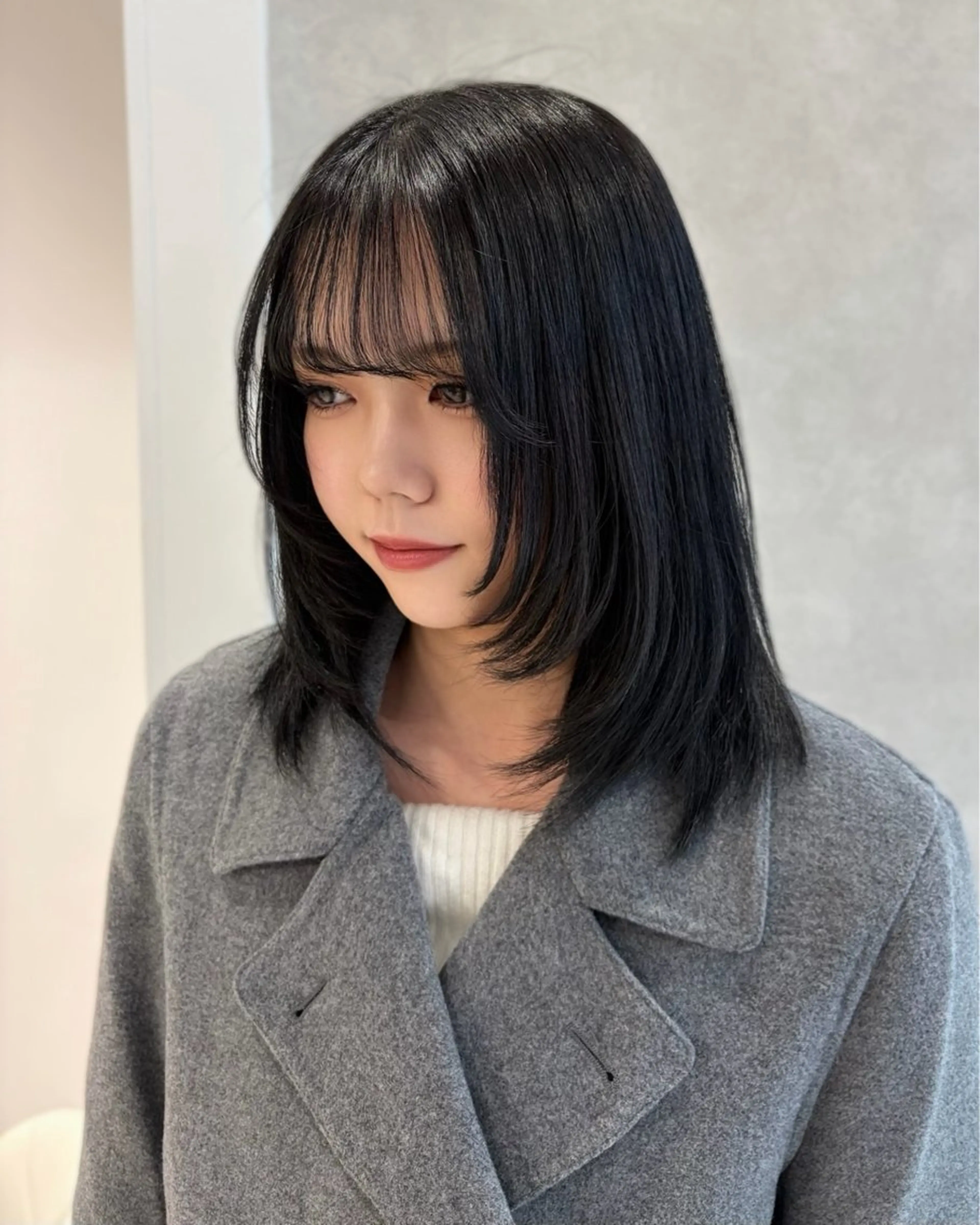 ミディアム カラー カット ヘアカラー トリートメント 韓国レイヤーカット/ くすみカラー/モモのヘアスタイル