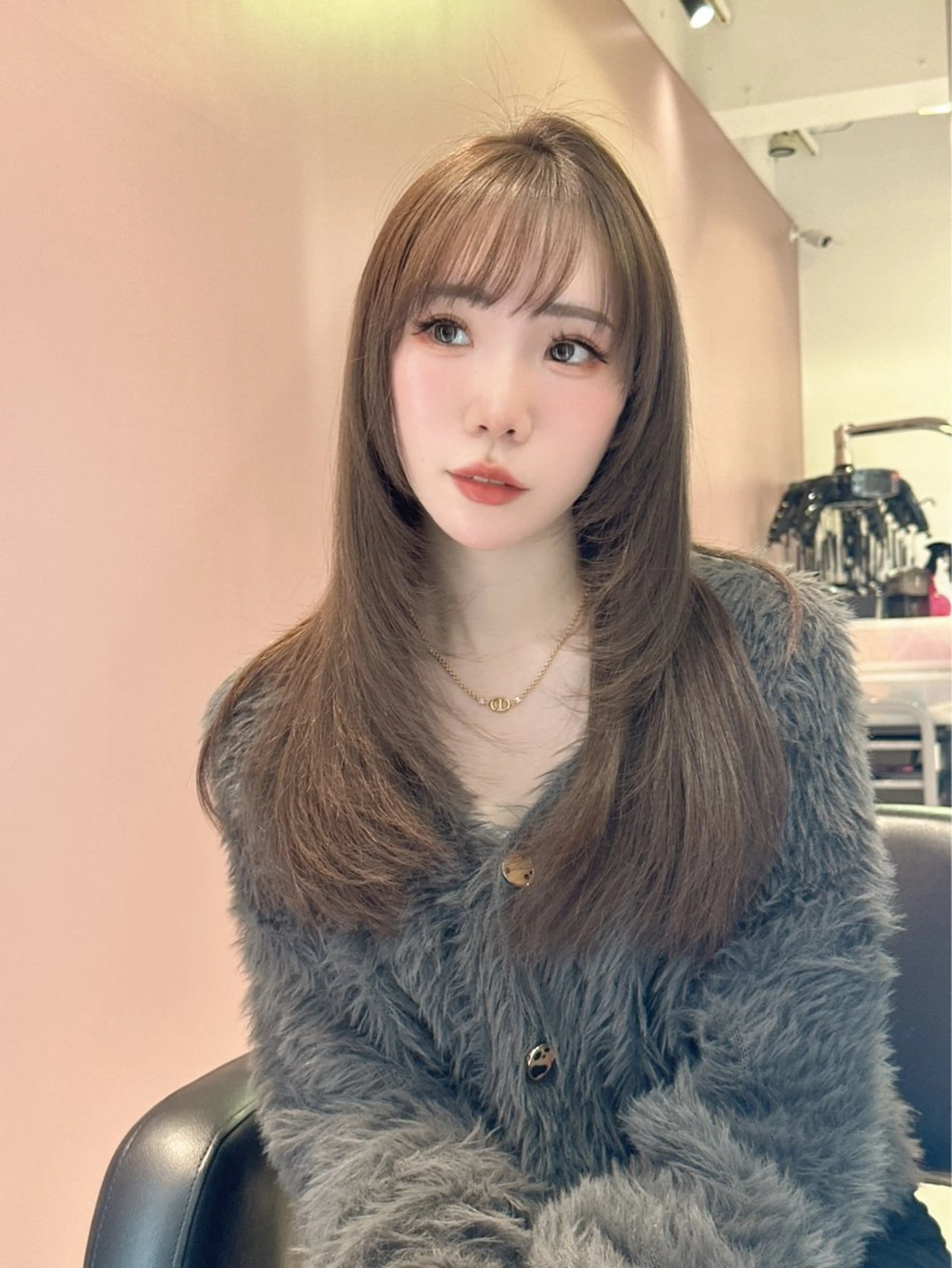 ミディアム カラー カット ヘアカラー トリートメント 韓国レイヤー 似合わせカラーのヘアスタイル