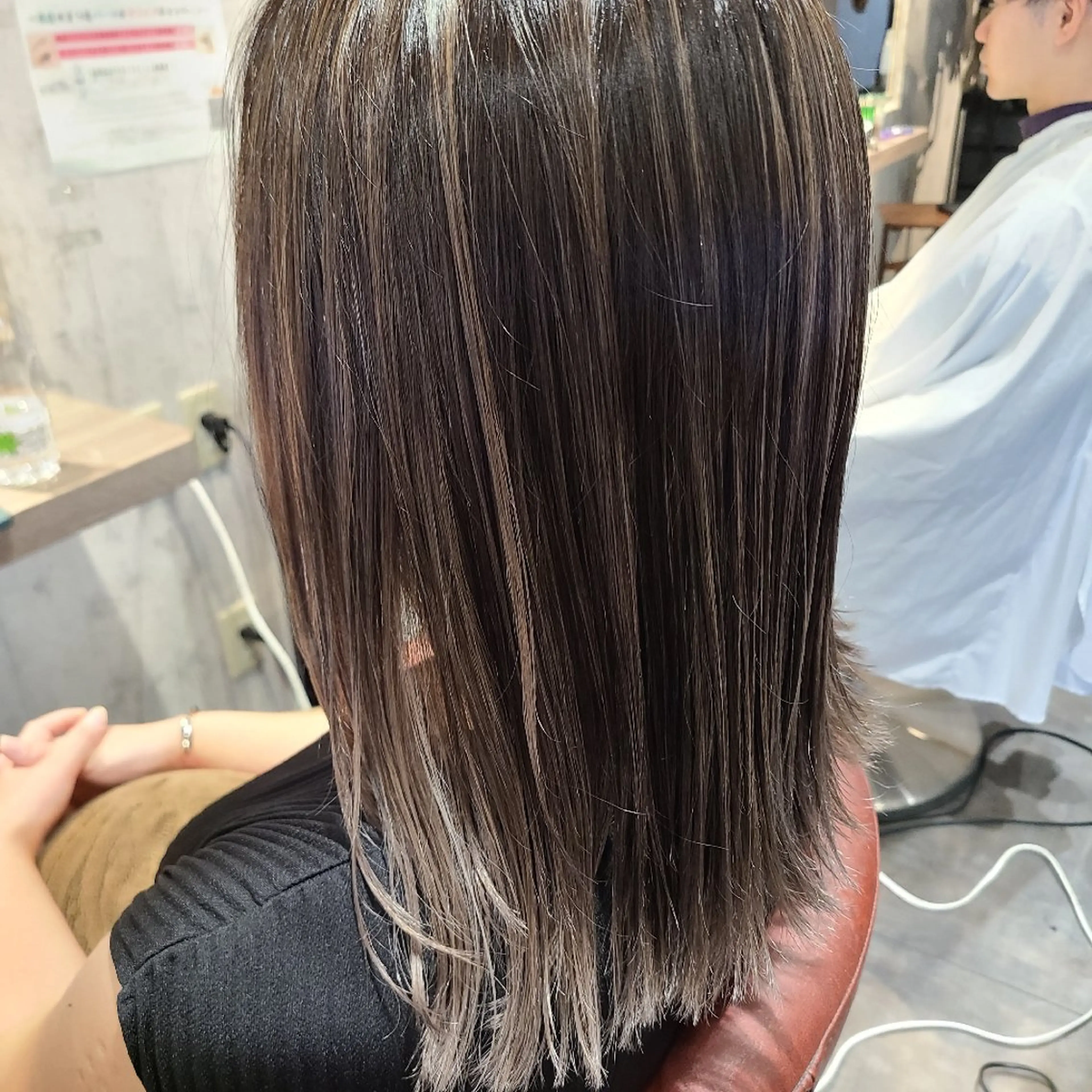 セミロング カラー ハイライトカラー ハイライト 大熊 智也のヘアスタイル