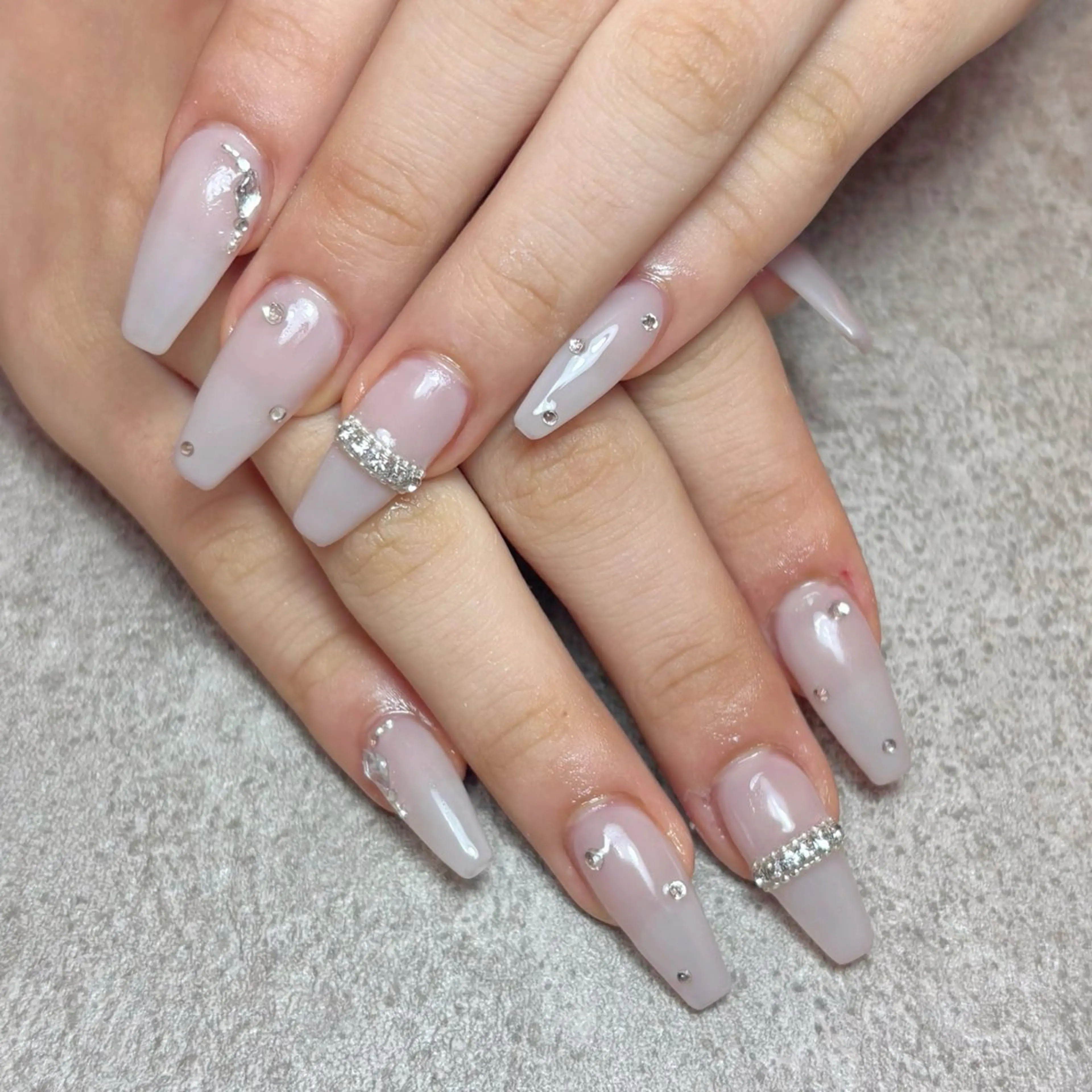 ネイル ハンドネイル nailroom DIASOMNIAのネイルデザイン