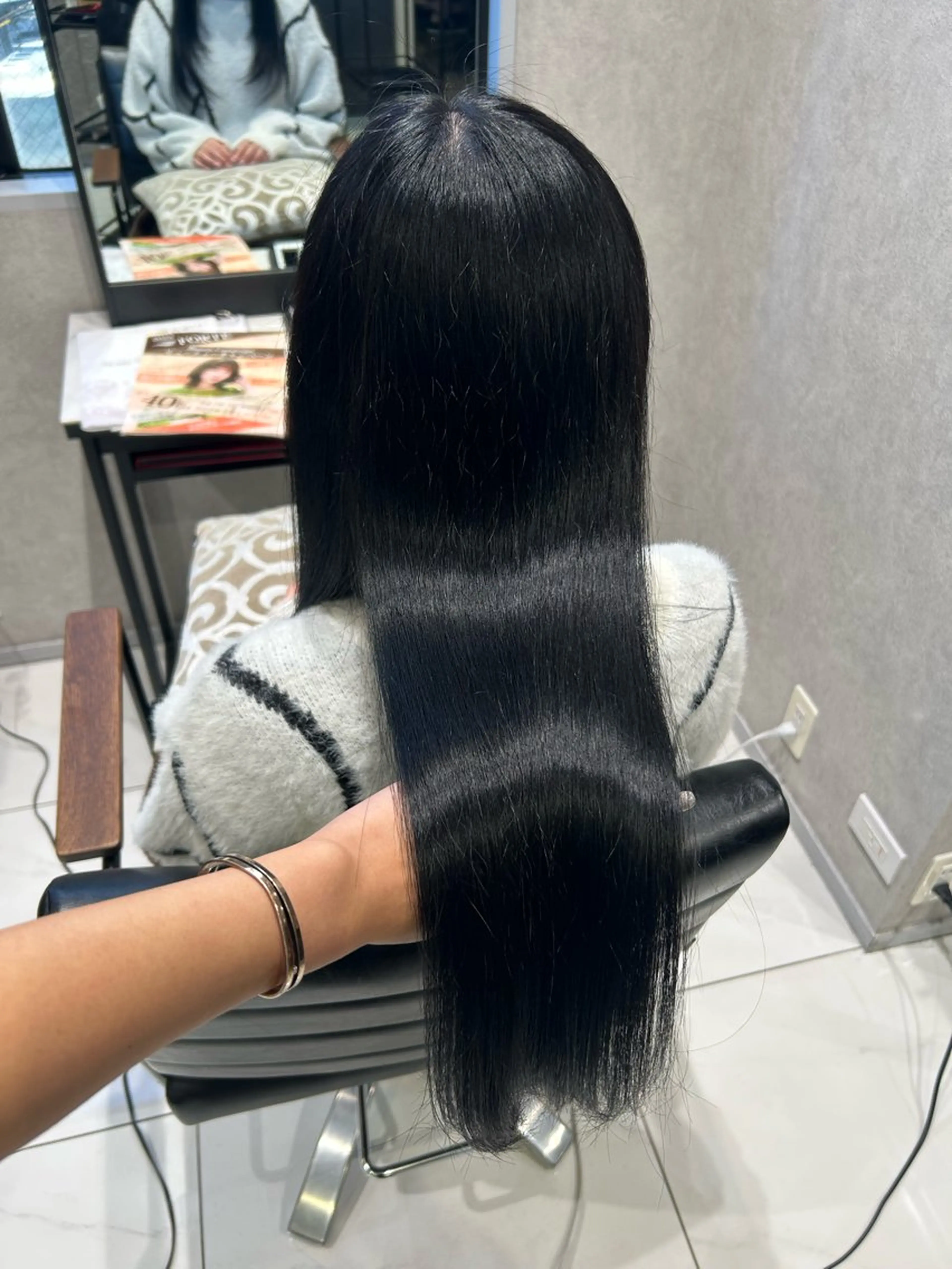 カラー 黒髪 ブルーカラー ブルーブラック カット ヘアカラー トリートメント 透明感カラー💙 束感まつげ🪼海月のヘアスタイル