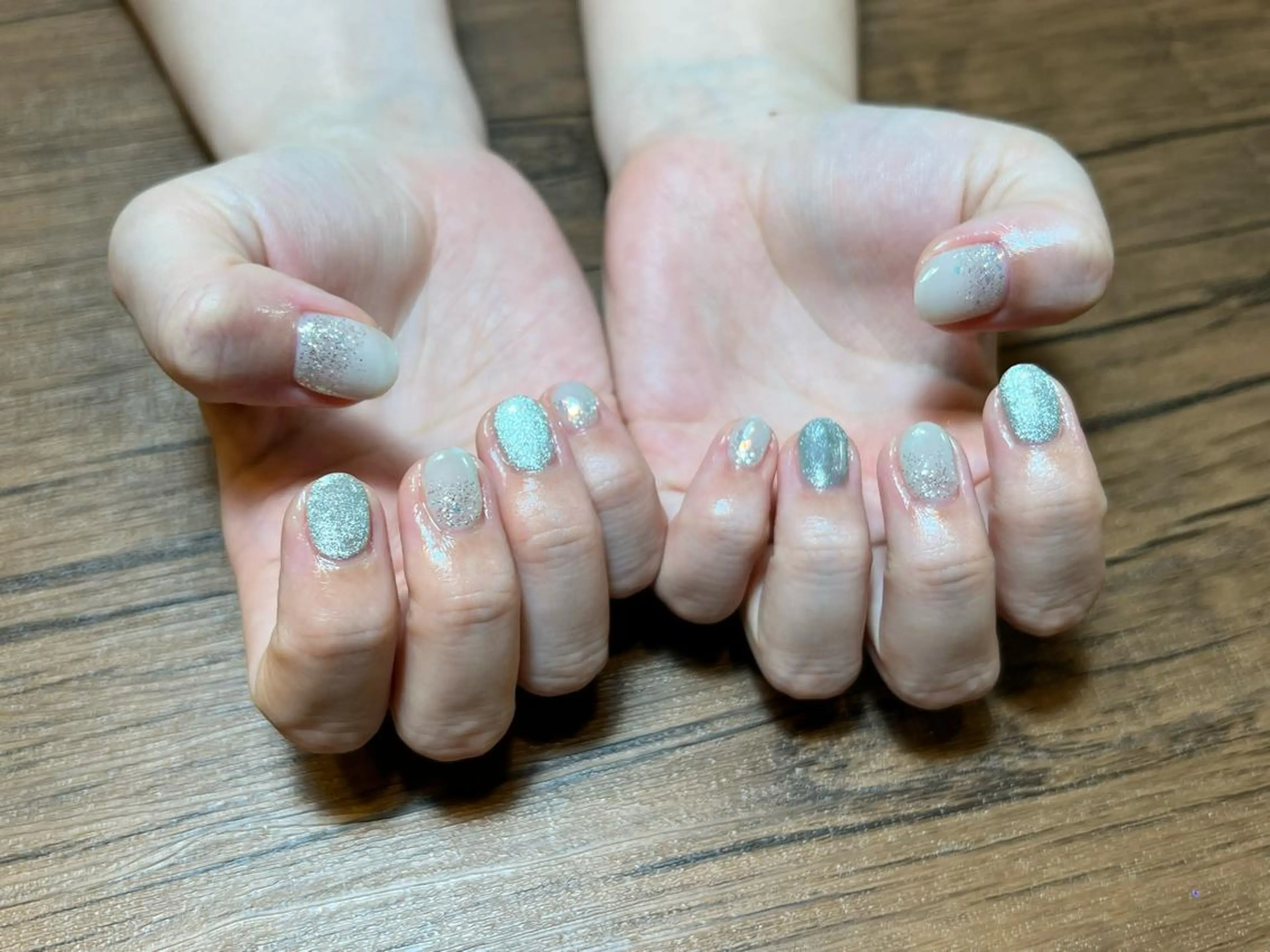 ネイル グラデーション ハンドネイル HENRIETTA NAILSALONのネイルデザイン