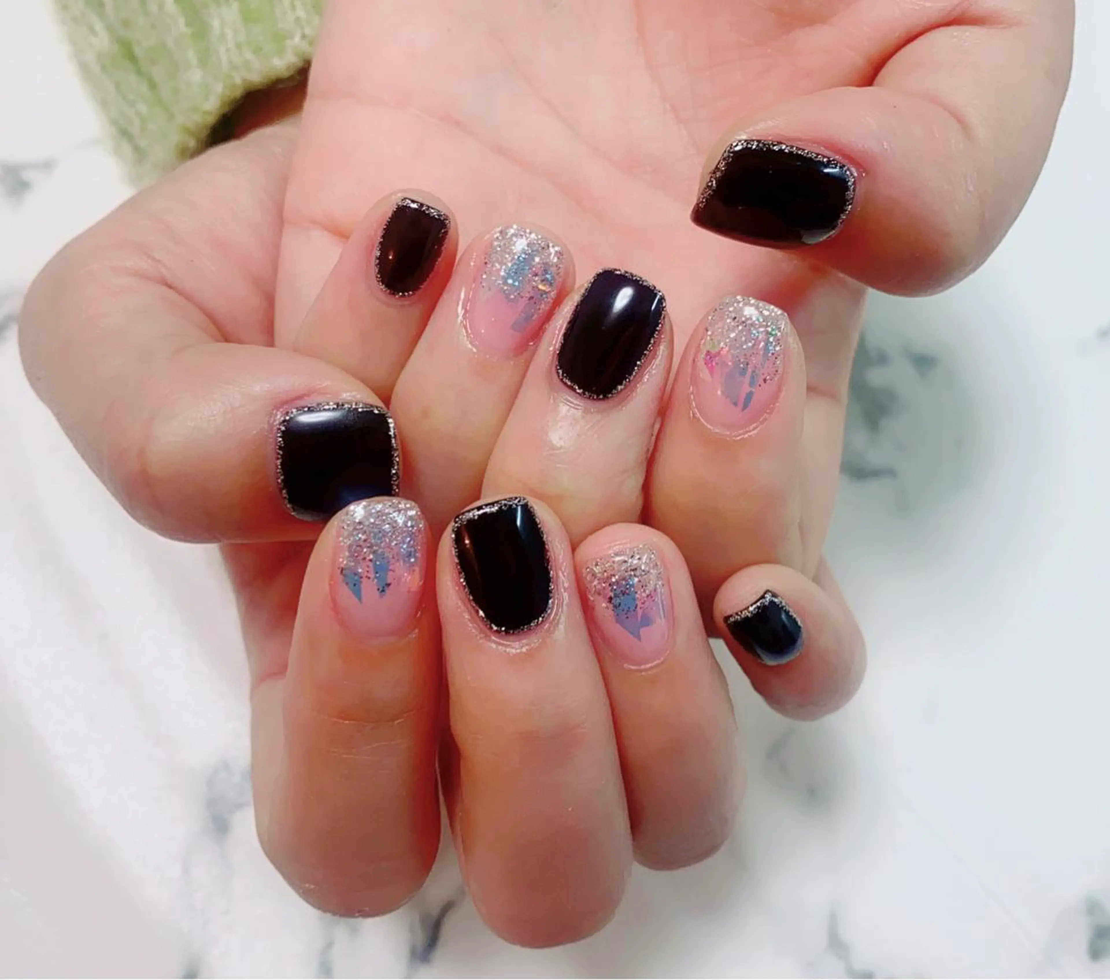 ロング カラー ネイル ラメ(グリッター) Q Free nailsのネイルデザイン