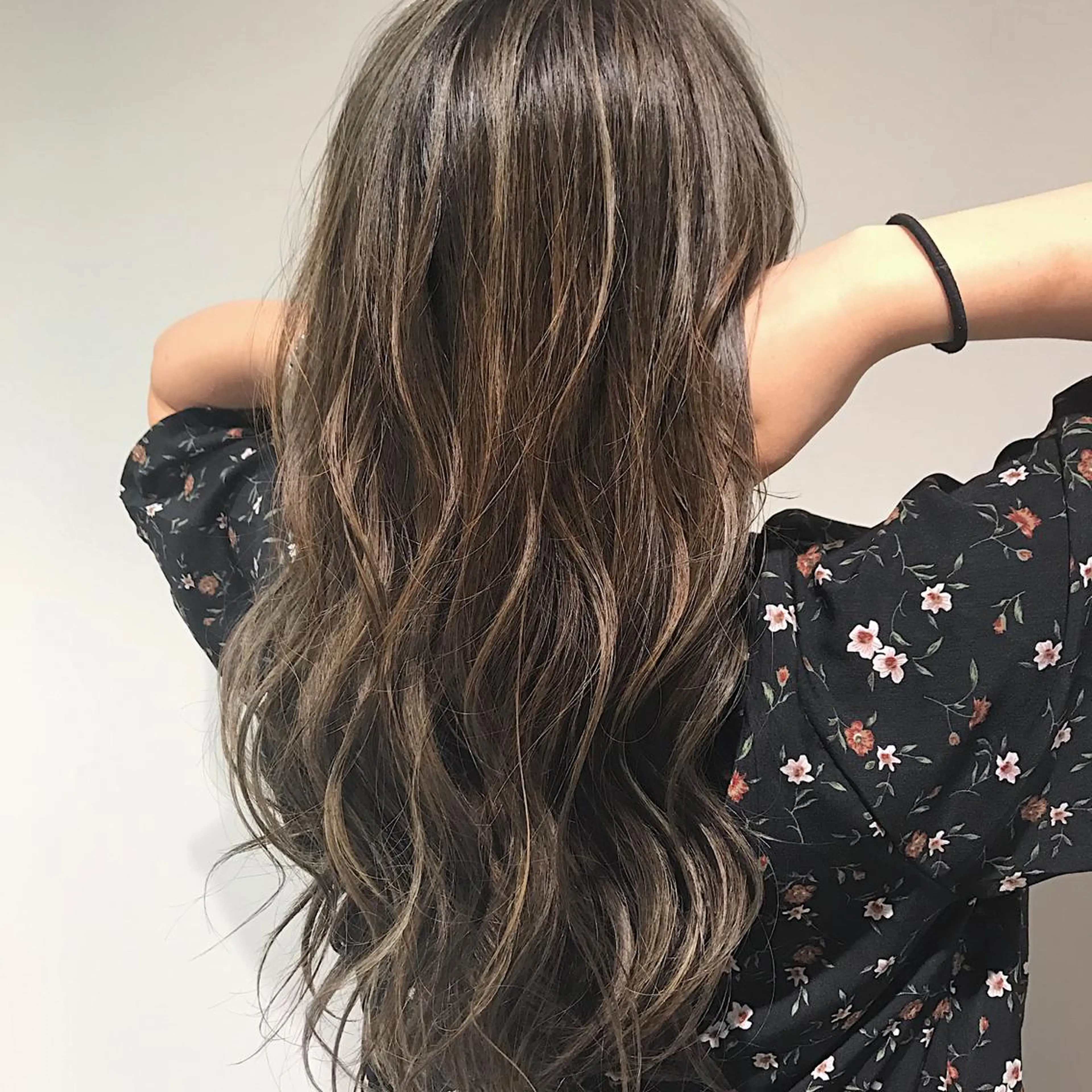 ロング カラー ヘアアレンジ Zina渋谷エリア マネージャShionのヘアスタイル