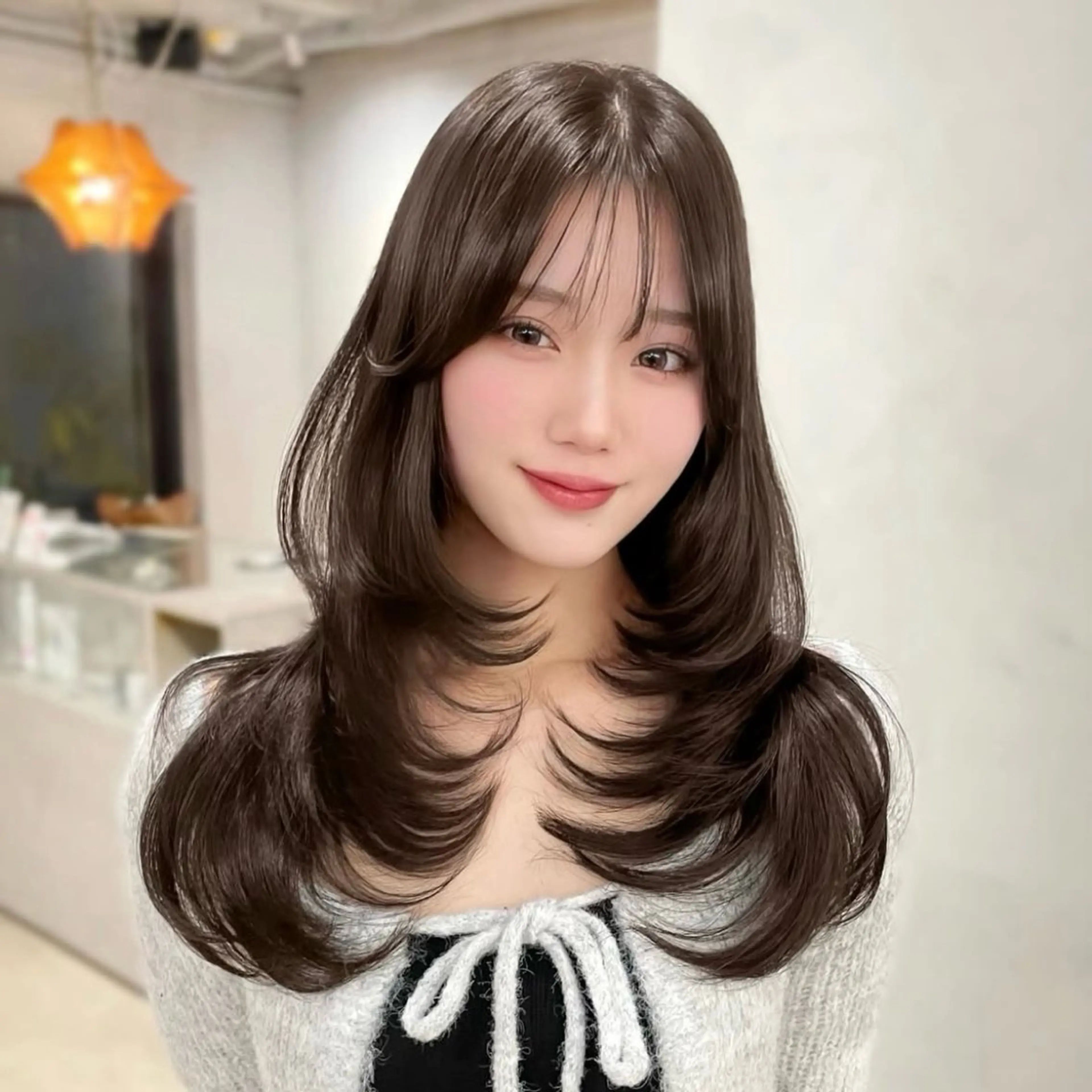 ミディアム カラー ベージュカラー レイヤーカット モテ韓国ヘア/ レイヤー🤍RIKAのヘアスタイル