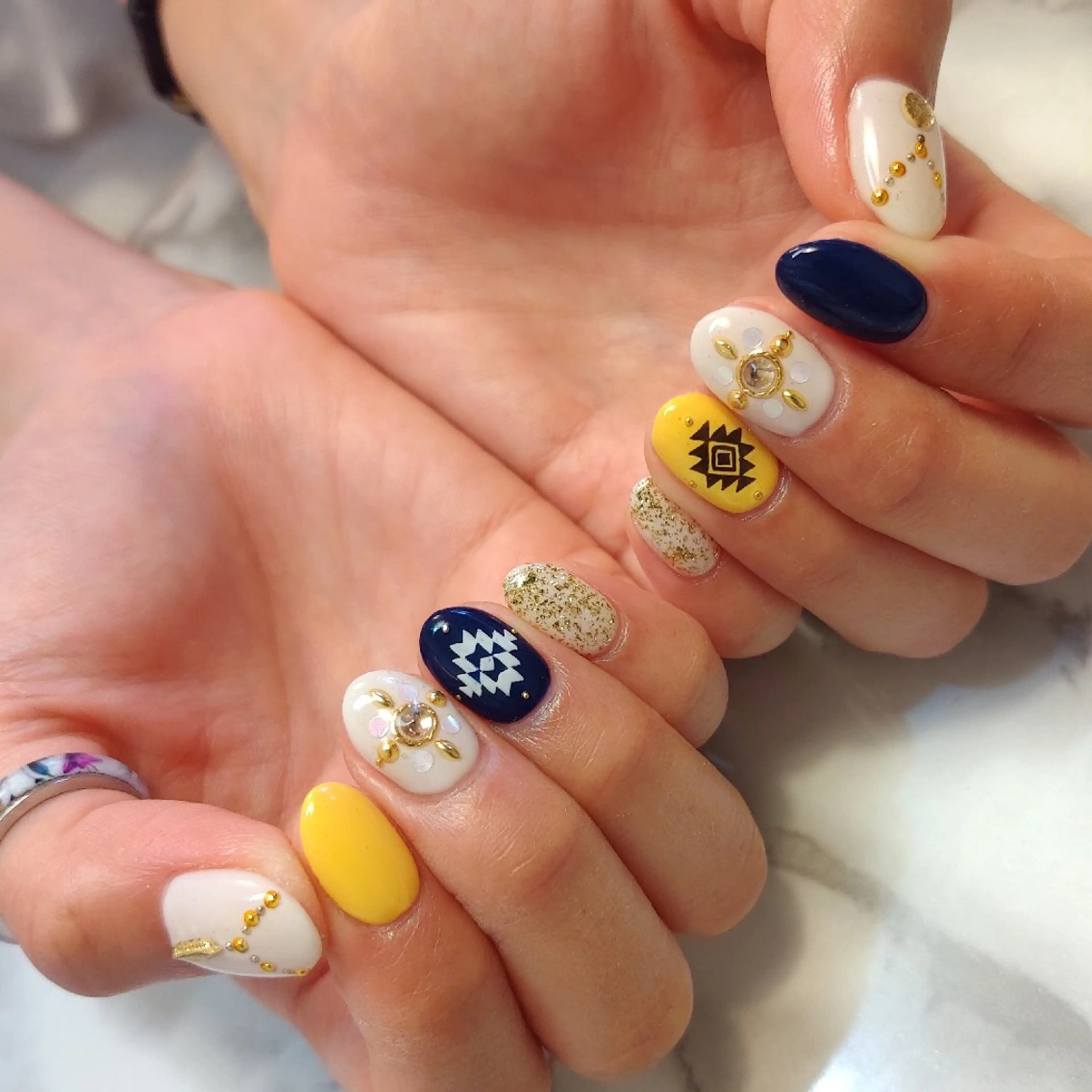 ネイル ジェヌインネイル 河内のネイルデザイン