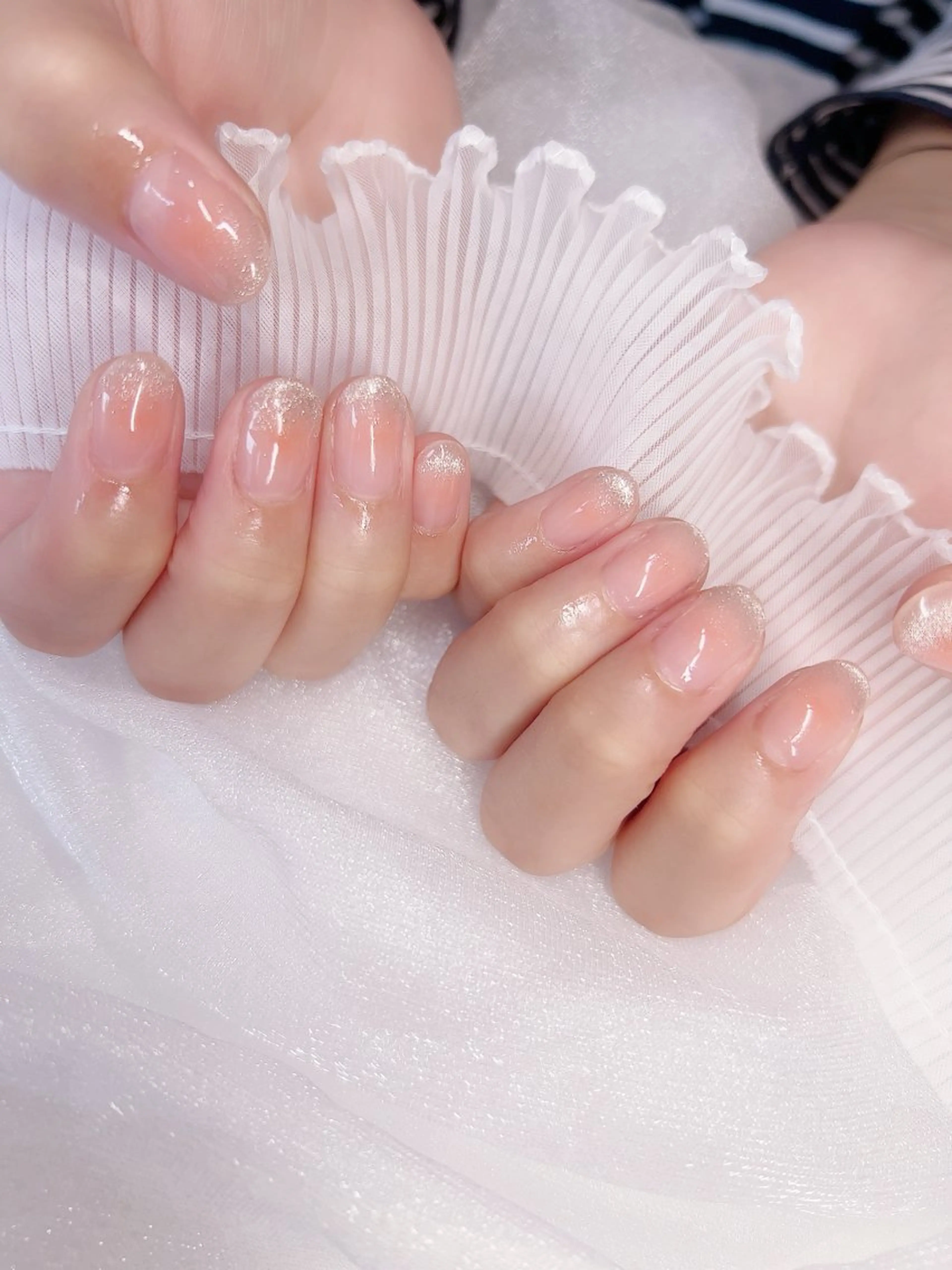 ネイル チークネイル HENECY🍓 momokaのネイルデザイン