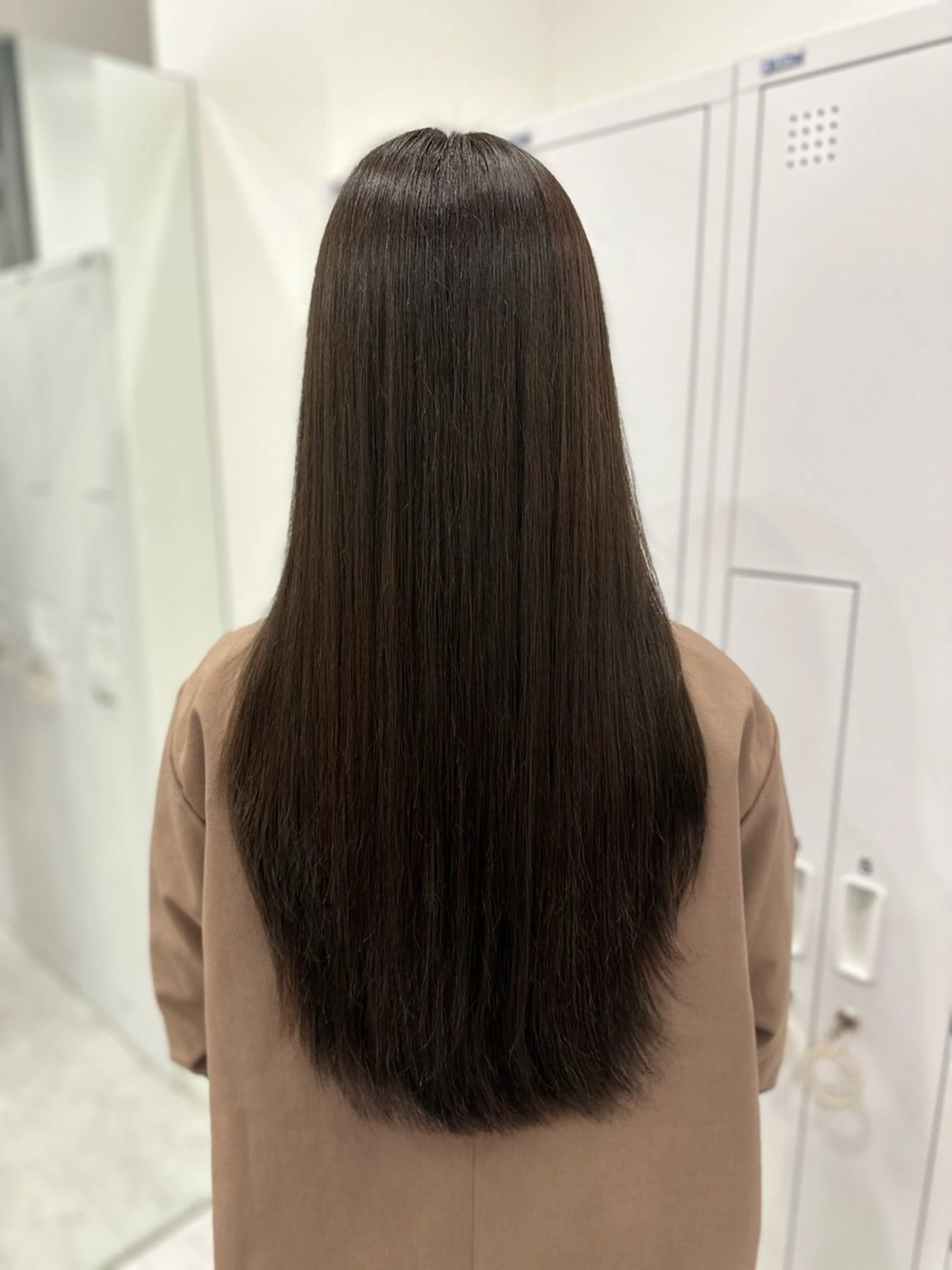 カラー 秋永 鈴のヘアスタイル
