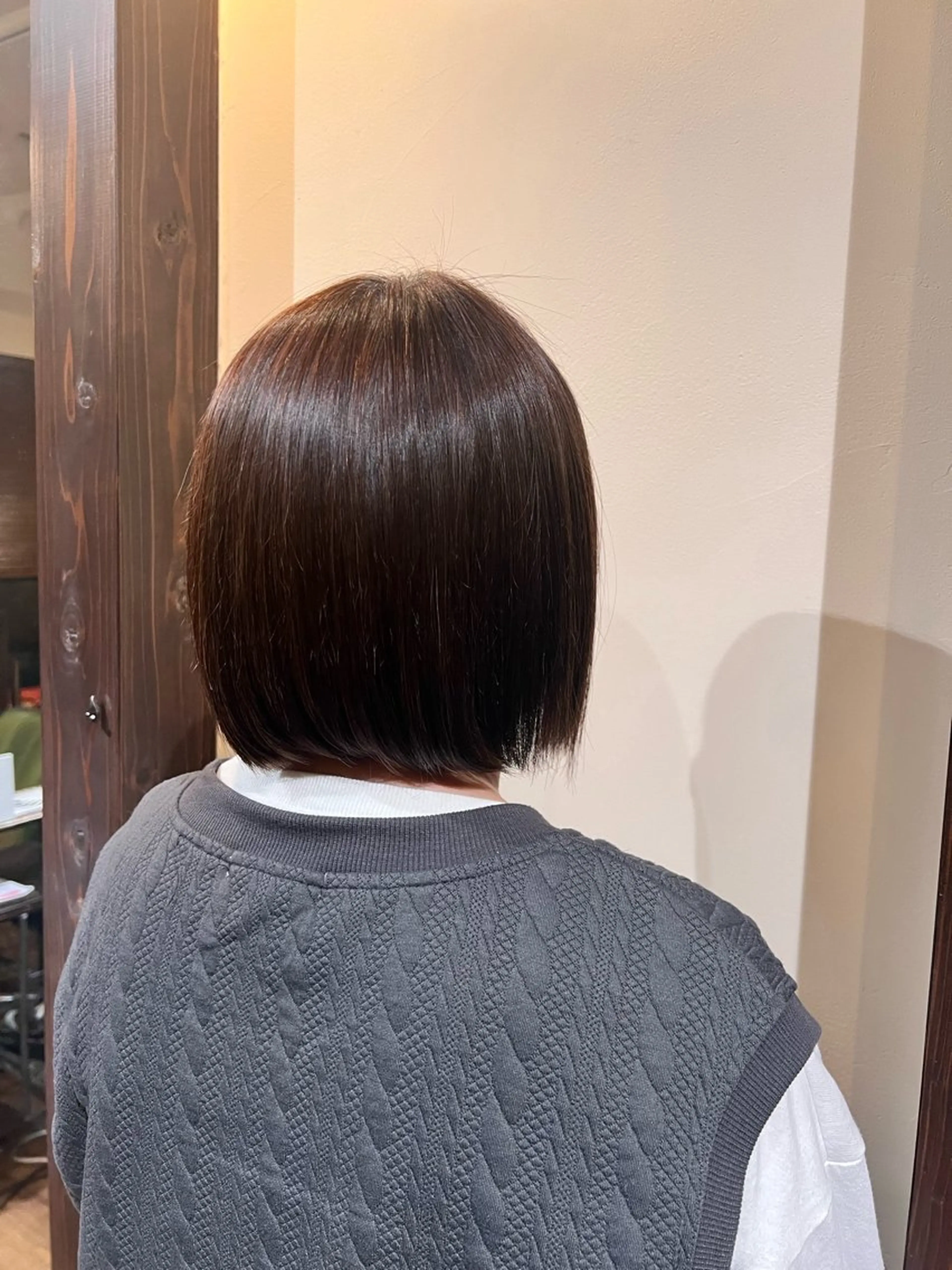 ショート 酸性ストレート 縮毛矯正 Luster Friends所属・まゆ | 艶カラー | ストレートのヘアスタイル