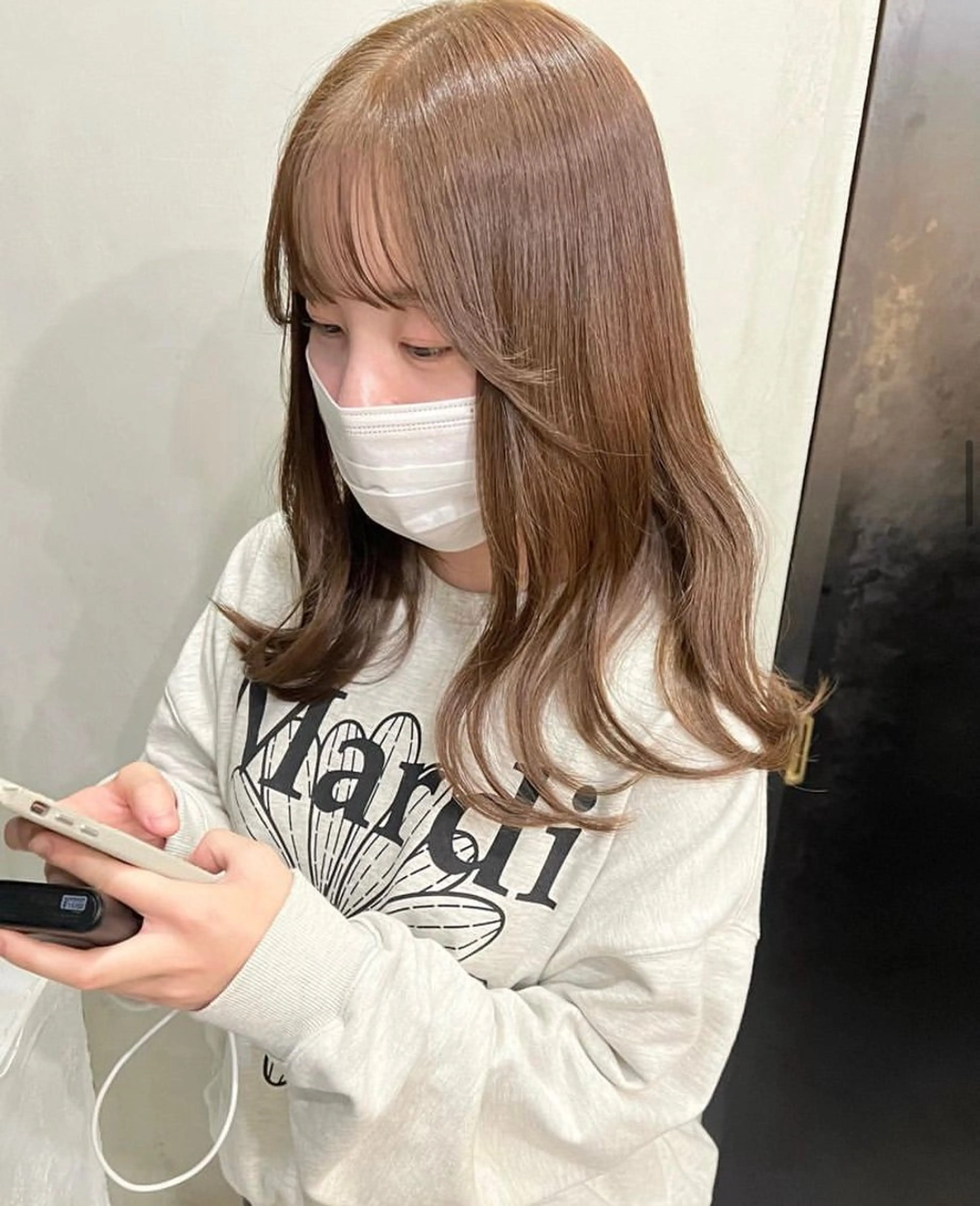 ロング ブリーチなしダブルカ ラー🩶manamiのヘアスタイル