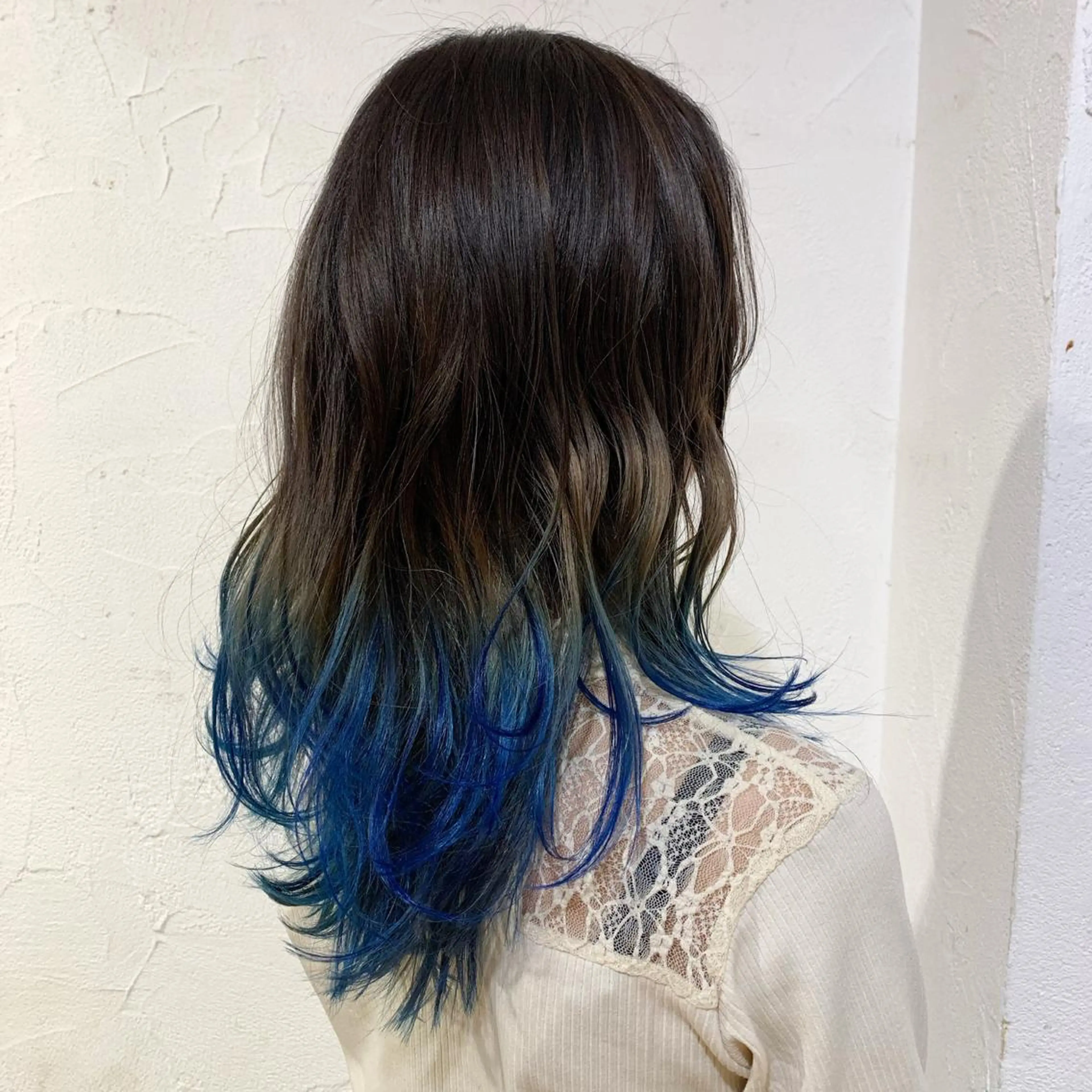 ミディアム カット ヘアカラー ナカオ ヤストシのヘアスタイル