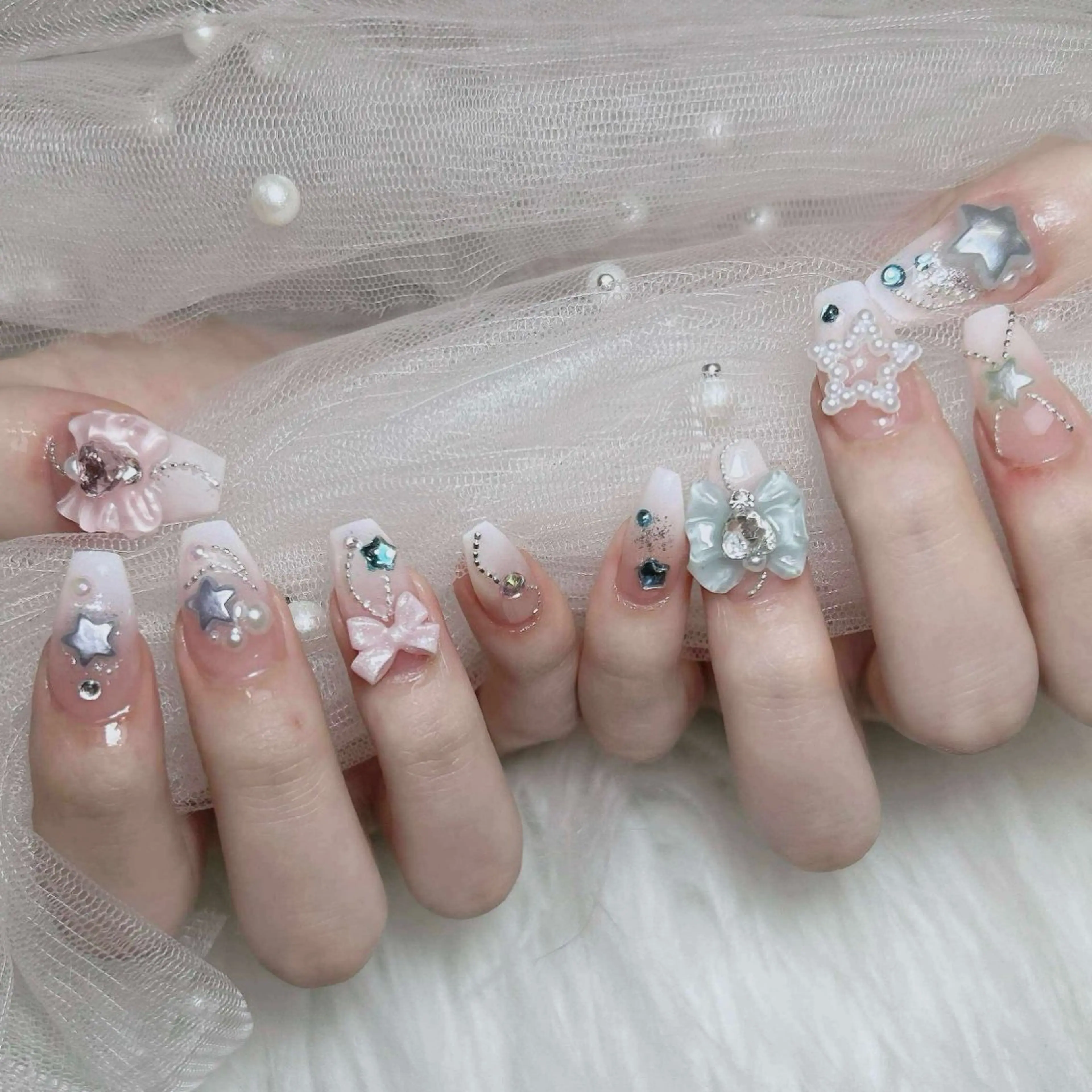 ネイル オーロラネイル チークネイル フットネイル フレンチネイル 韓国ネイル ハンドネイル Lumi Nailのネイルデザイン