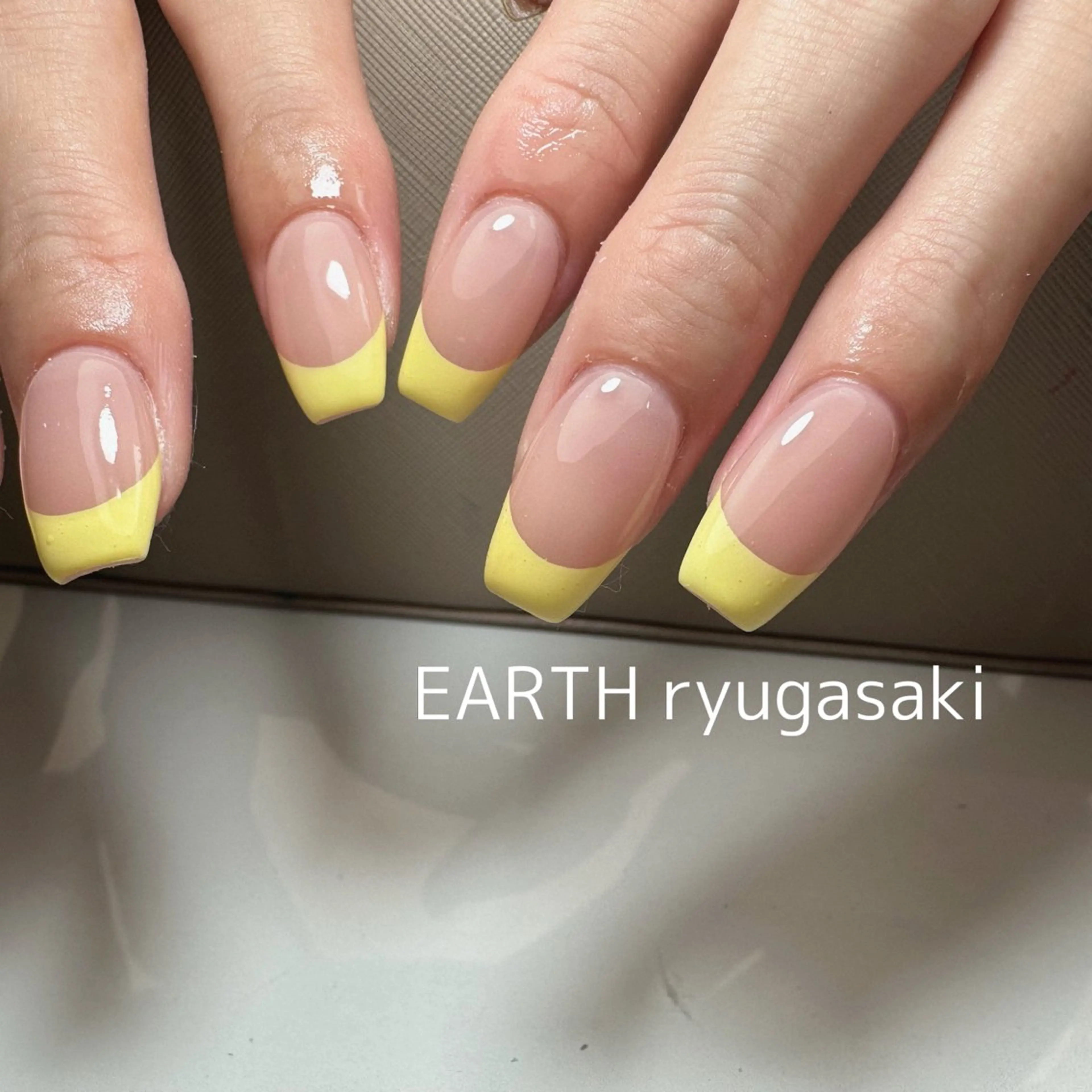 【フレンチネイル】（ベースカラー有）デザインフレンチ不可(ガラスフレンチ、ミラーフレンチetc)の写真