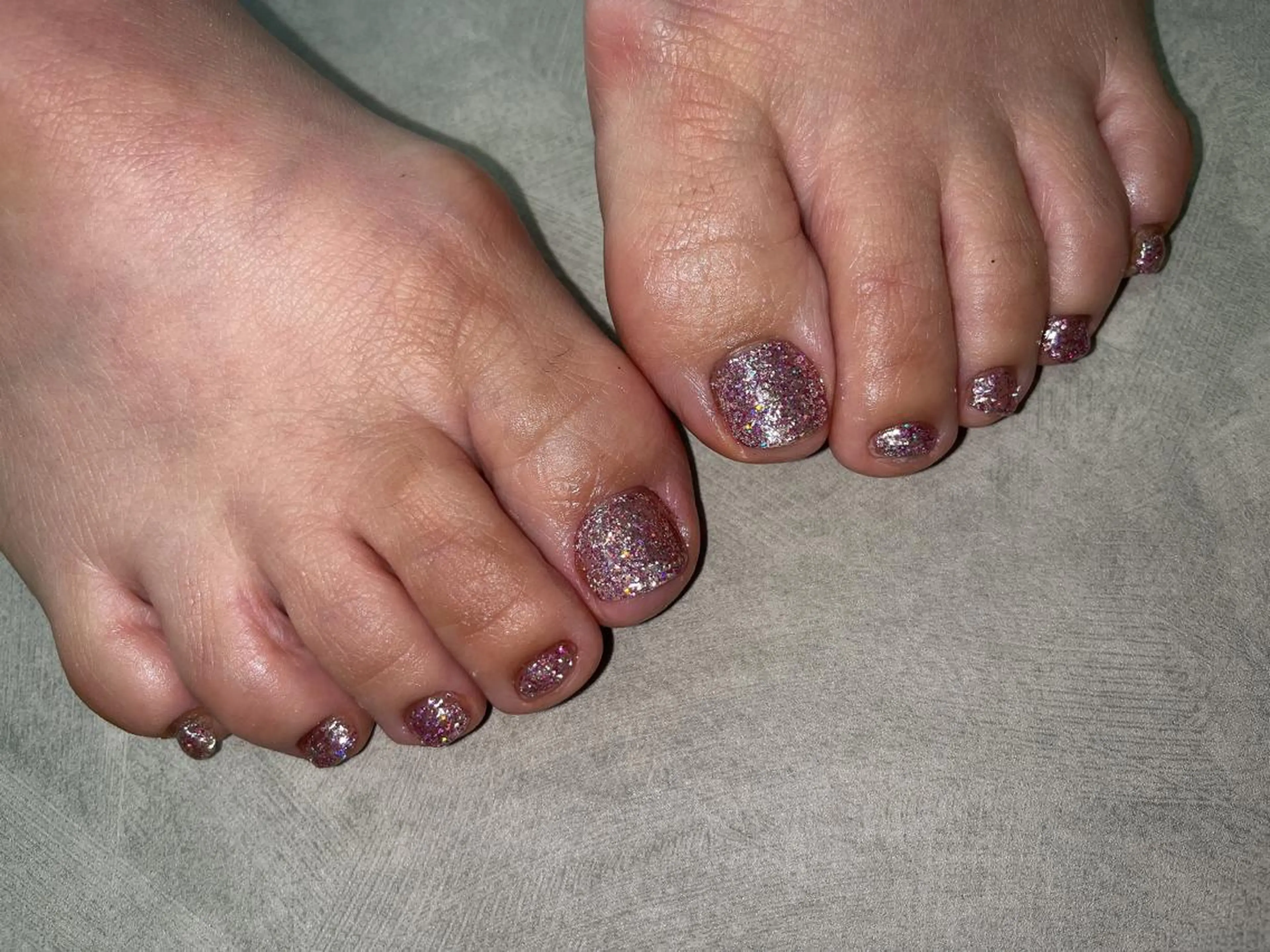 ネイル ラメ(グリッター) ピンク フットネイル MIKA ♡のネイルデザイン