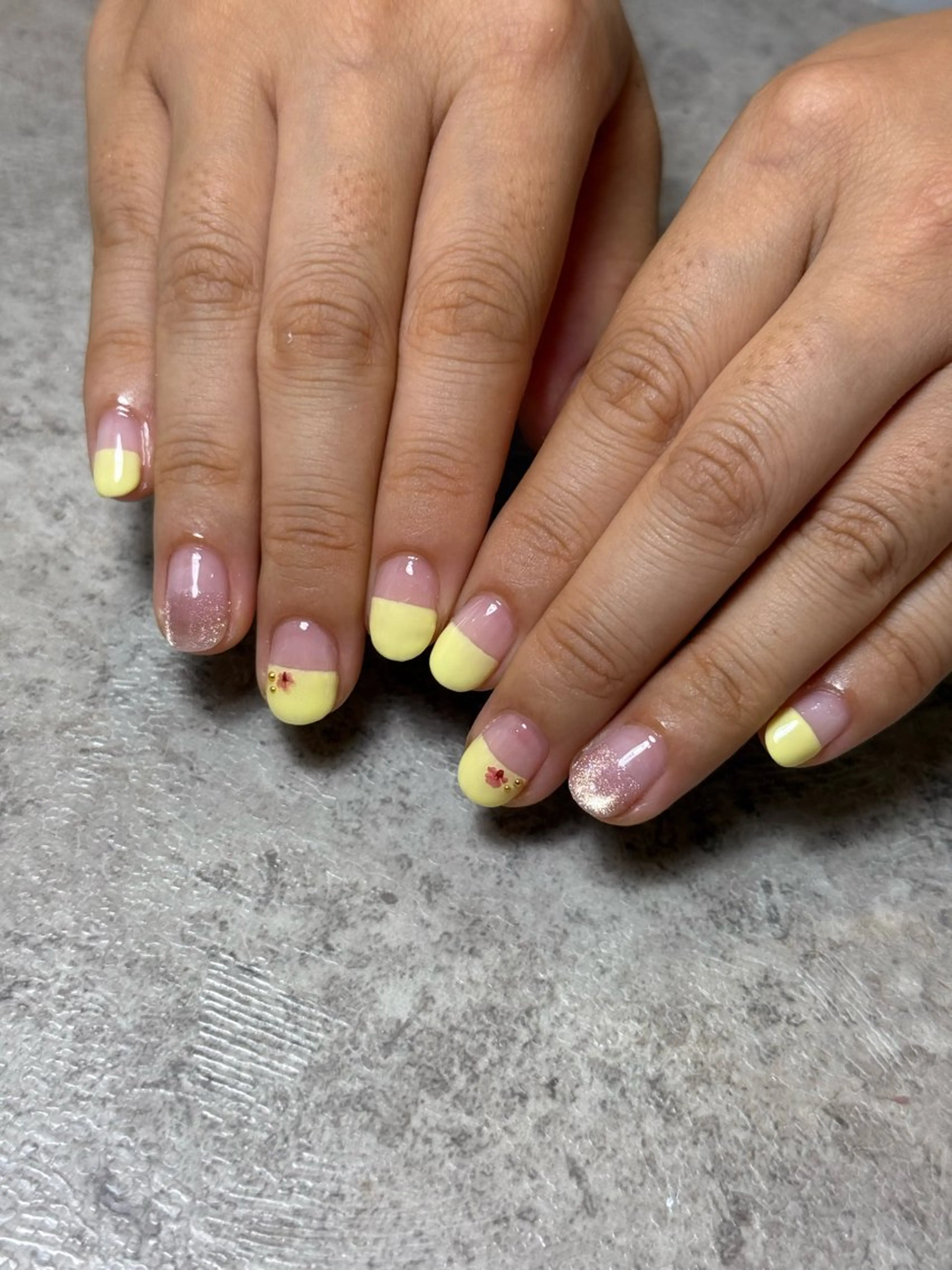 ネイル マグネットネイル パステルネイル ピンク 黄色 withB 池尻大橋のネイルデザイン