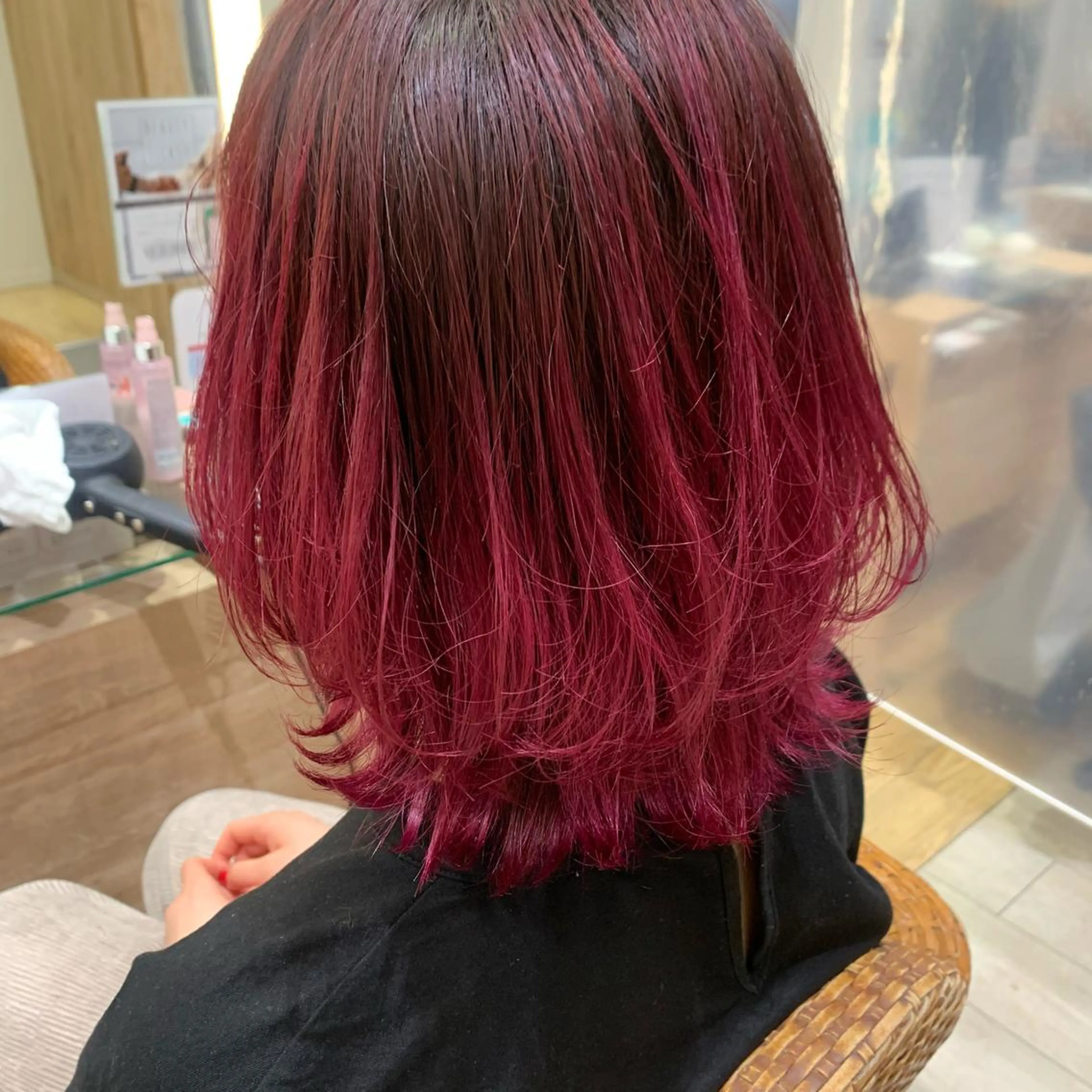 ミディアム レイヤーカット カット ヘアカラー トリートメント 潟上 菜摘のヘアスタイル