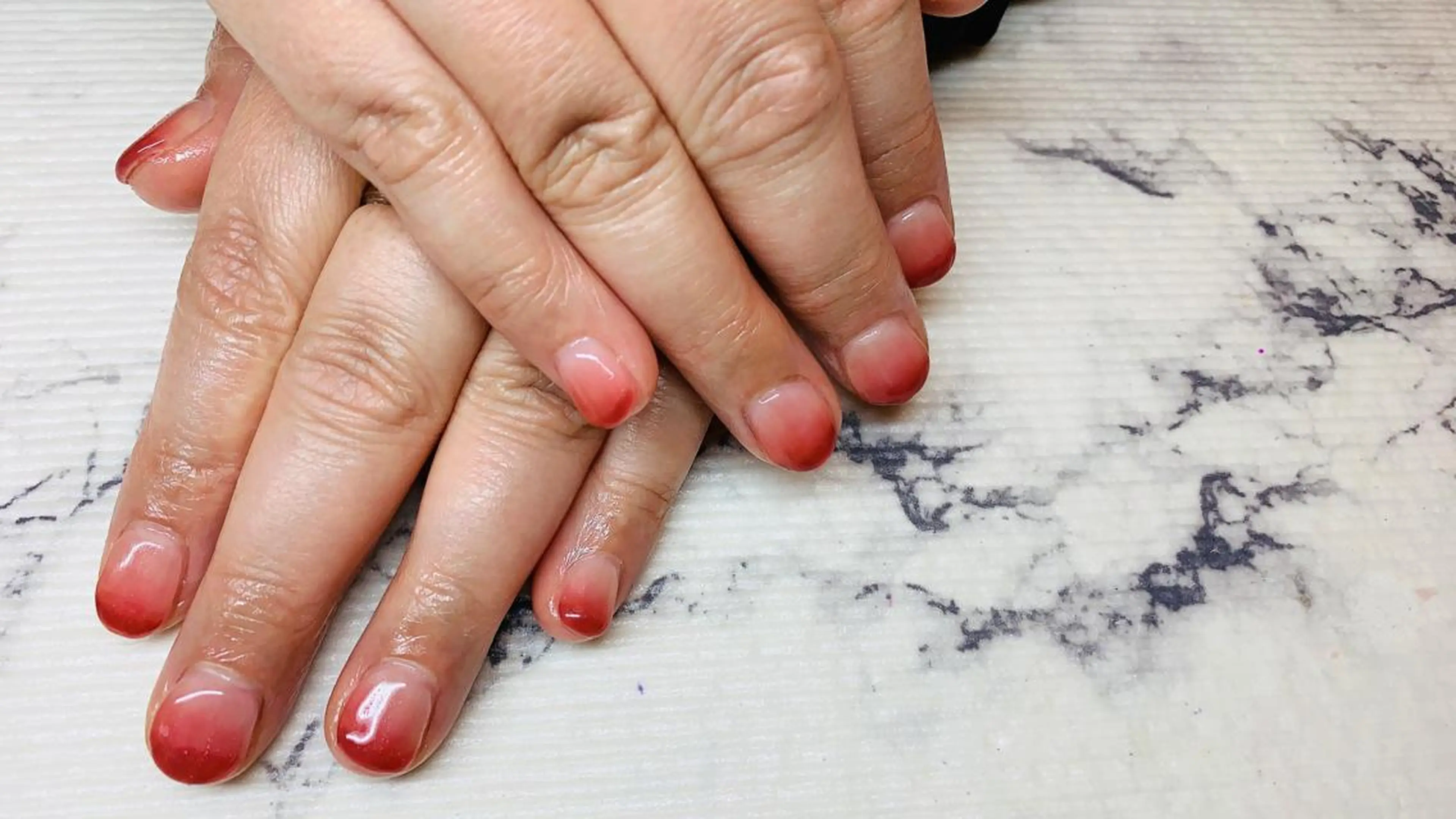 ネイル グラデーション 金山 沙織のエステ・リラクイメージ