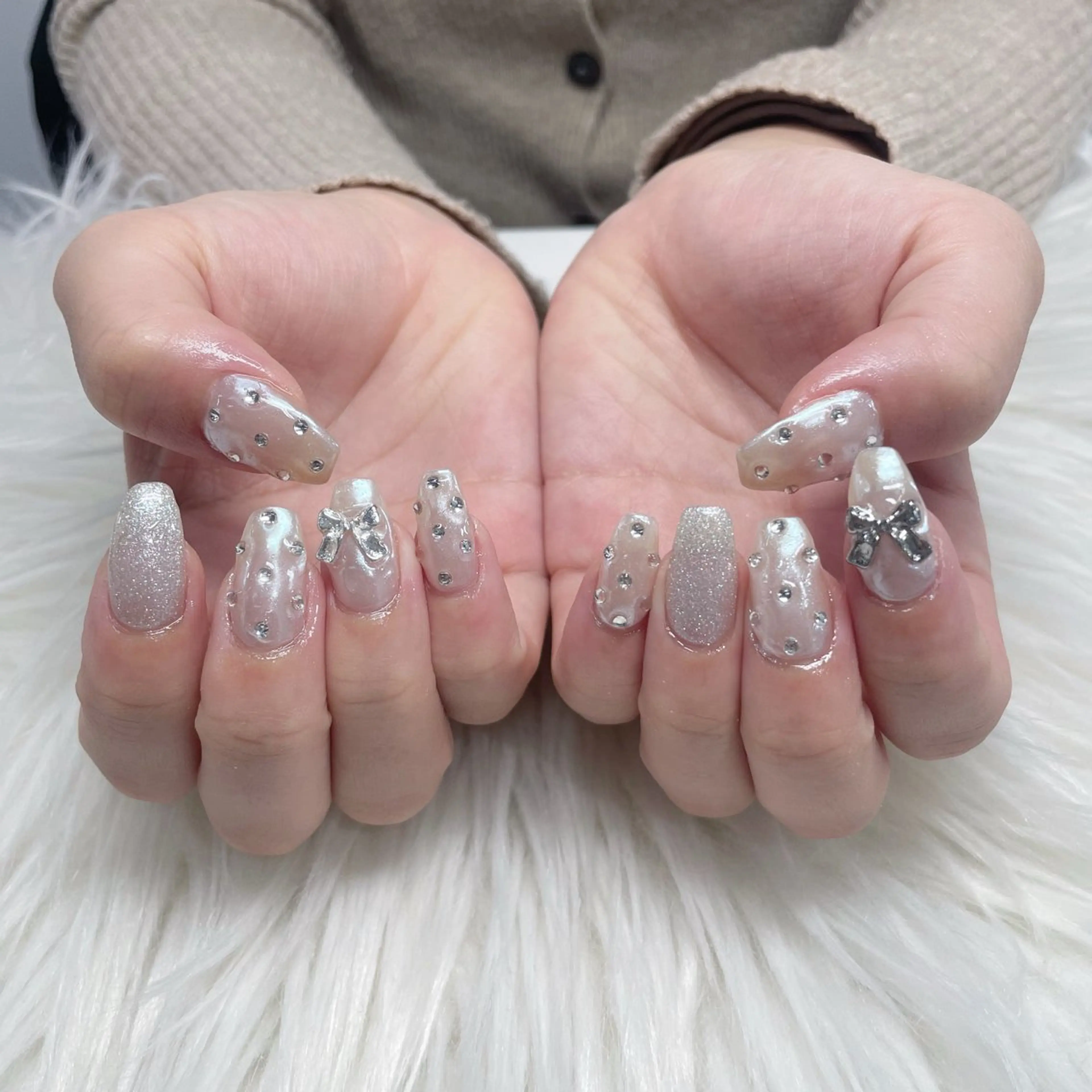 ネイル オーロラネイル ミラーネイル ハンドネイル WOLTOKYO 渋谷/RIAのネイルデザイン