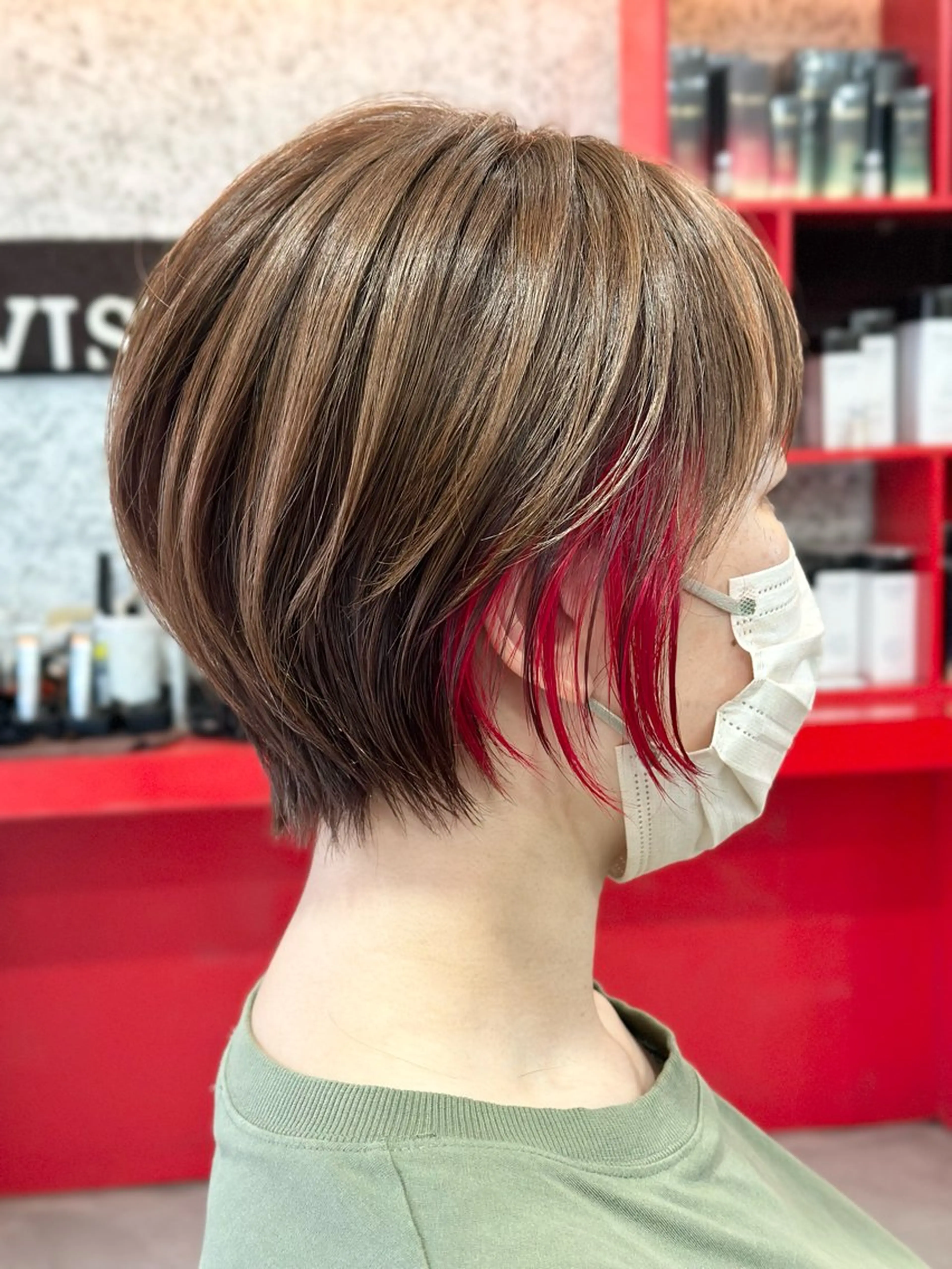 ショート カラー 服部 楓のヘアスタイル