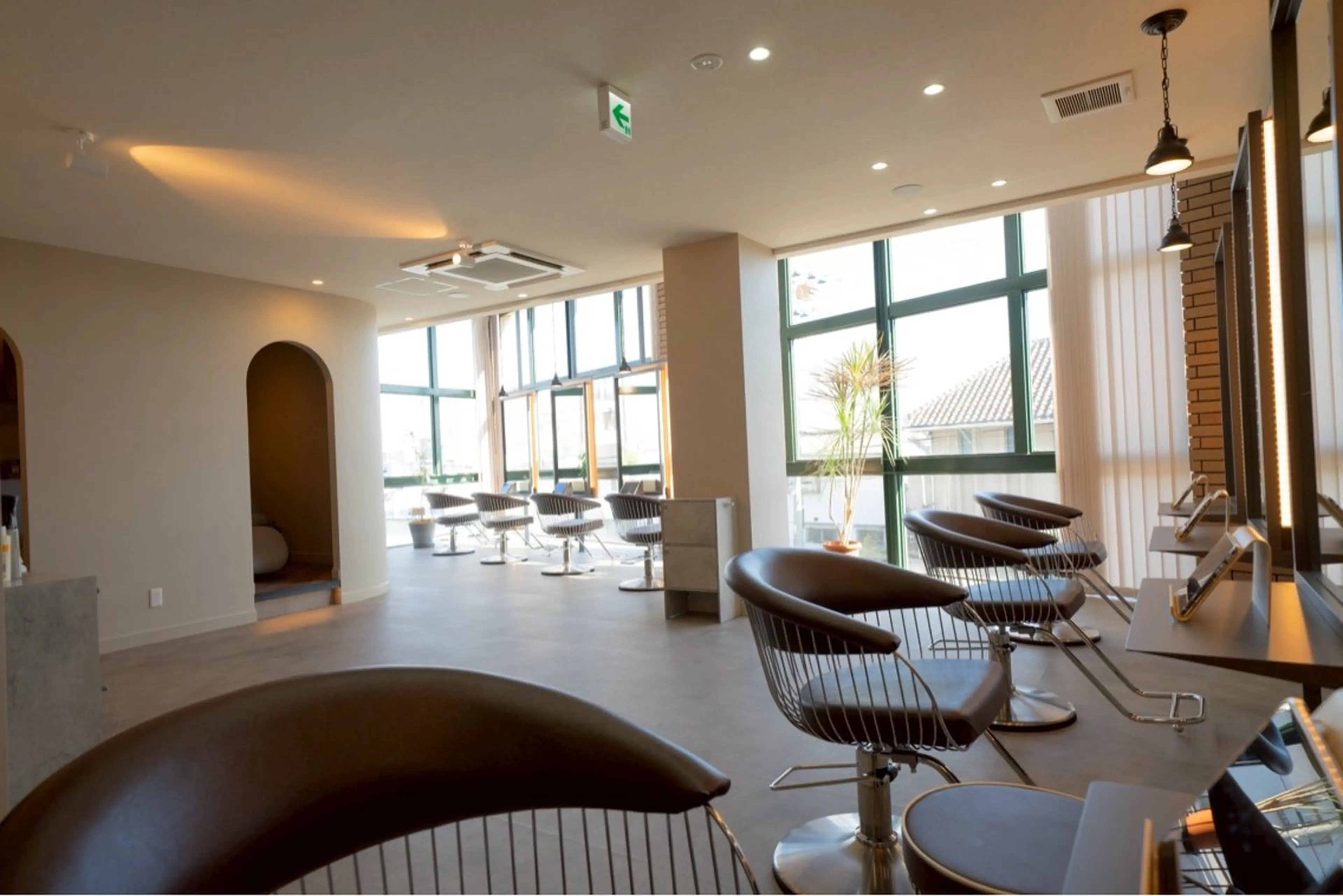 ミディアム カット ヘアカラー トリートメント ブリーチなしWカラー /酸性ストレート河本のヘアスタイル