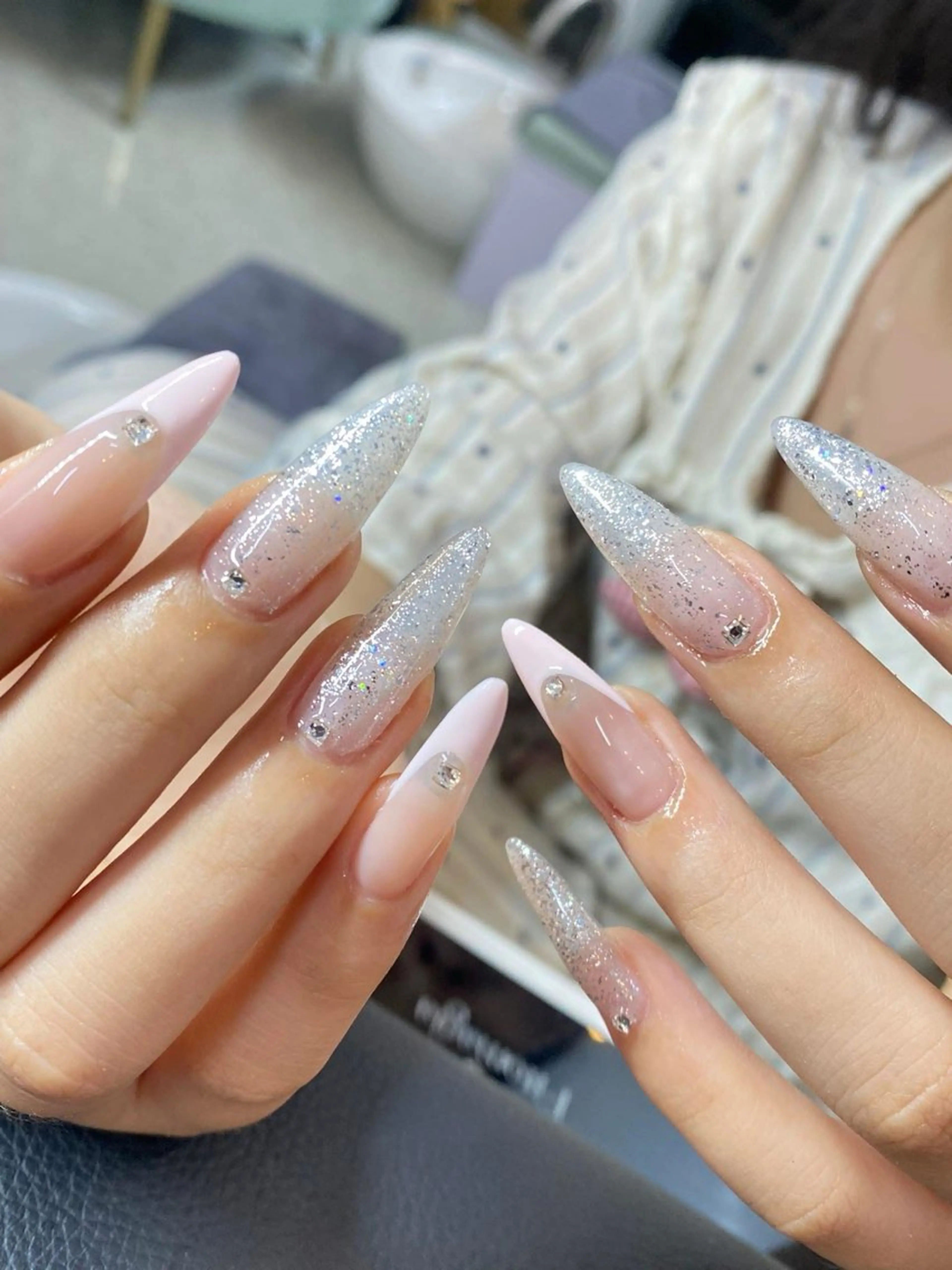 ネイル チークネイル フレンチネイル グラデーション キラキラネイル 韓国ネイル Minette nailHuongのネイルデザイン