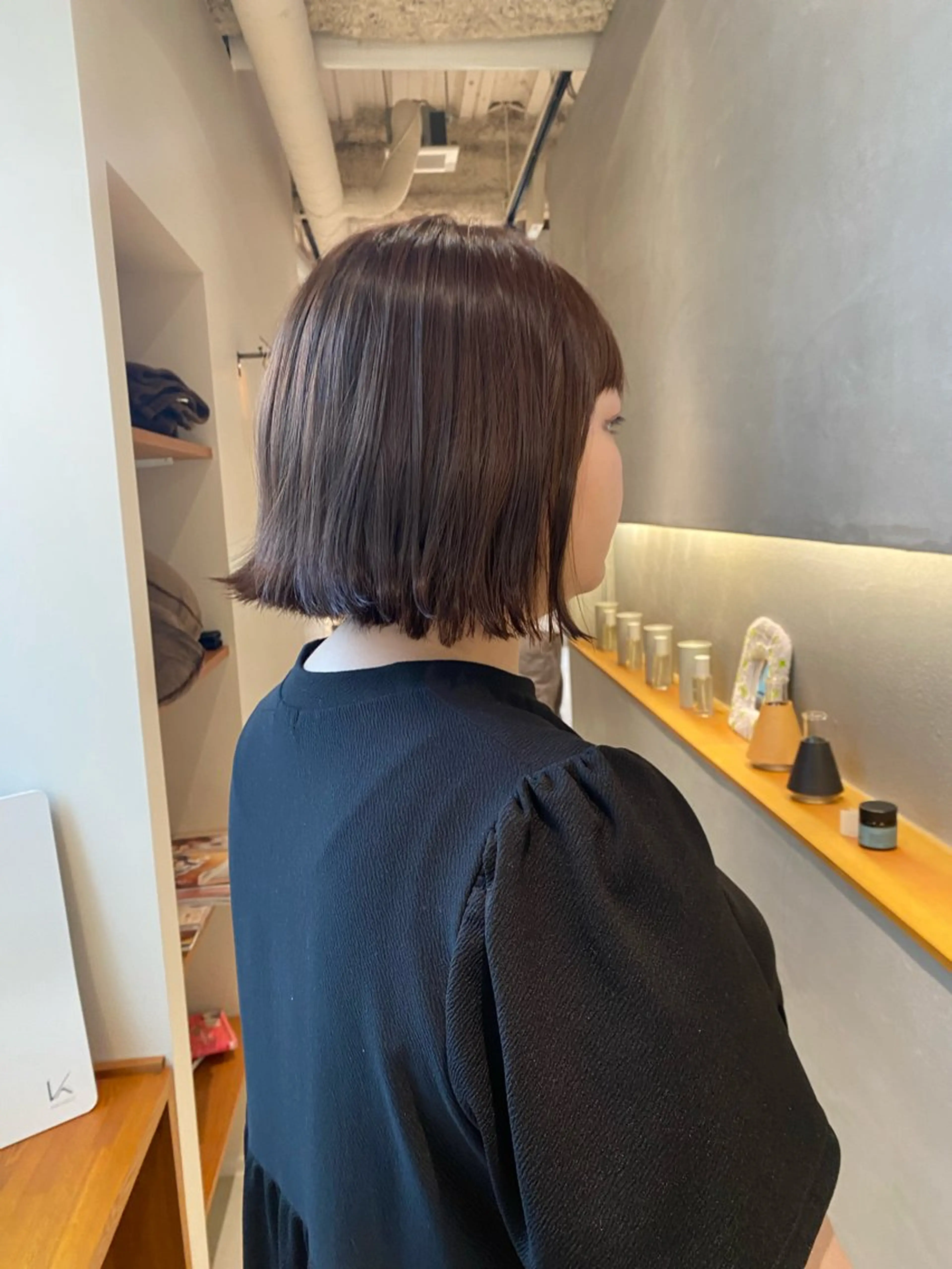 ショート カラー 外ハネヘア lithograph所属・近藤 恵のヘアスタイル