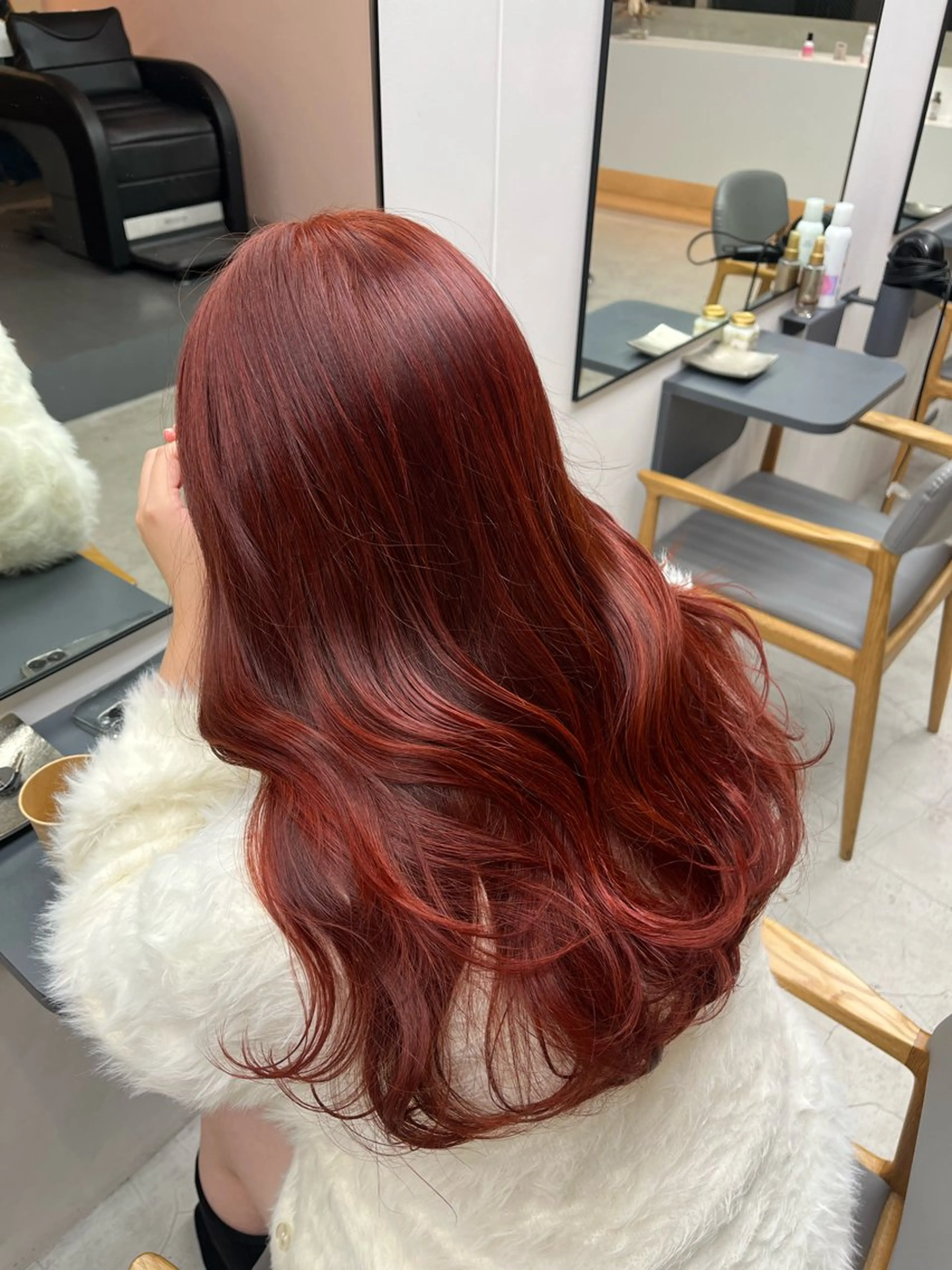 ロング カラー レッドカラー ayaka♡ 柔らかカラーのヘアスタイル