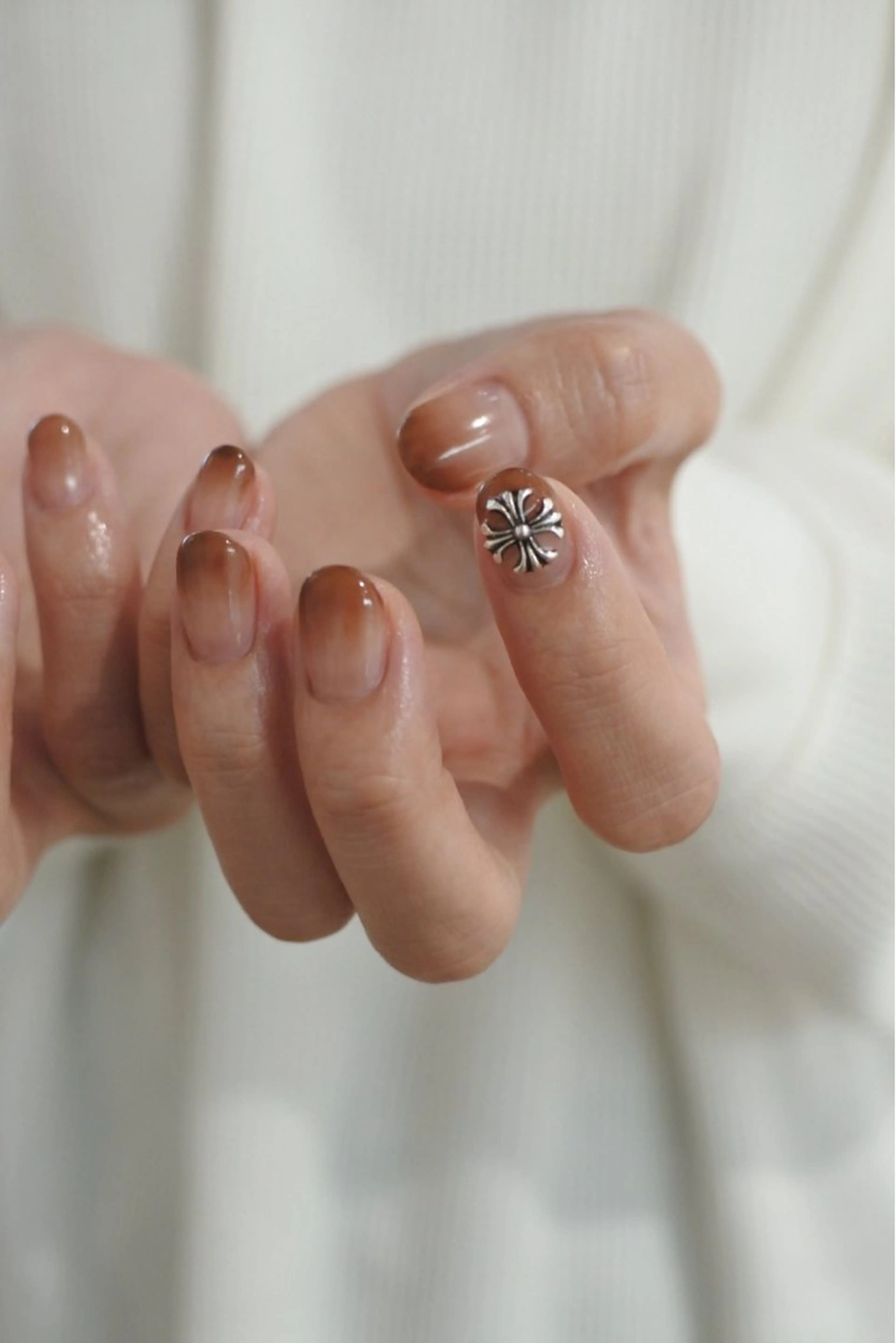 ネイル ブラウン グラデーション om's eye所属・om's hinanoのネイルデザイン