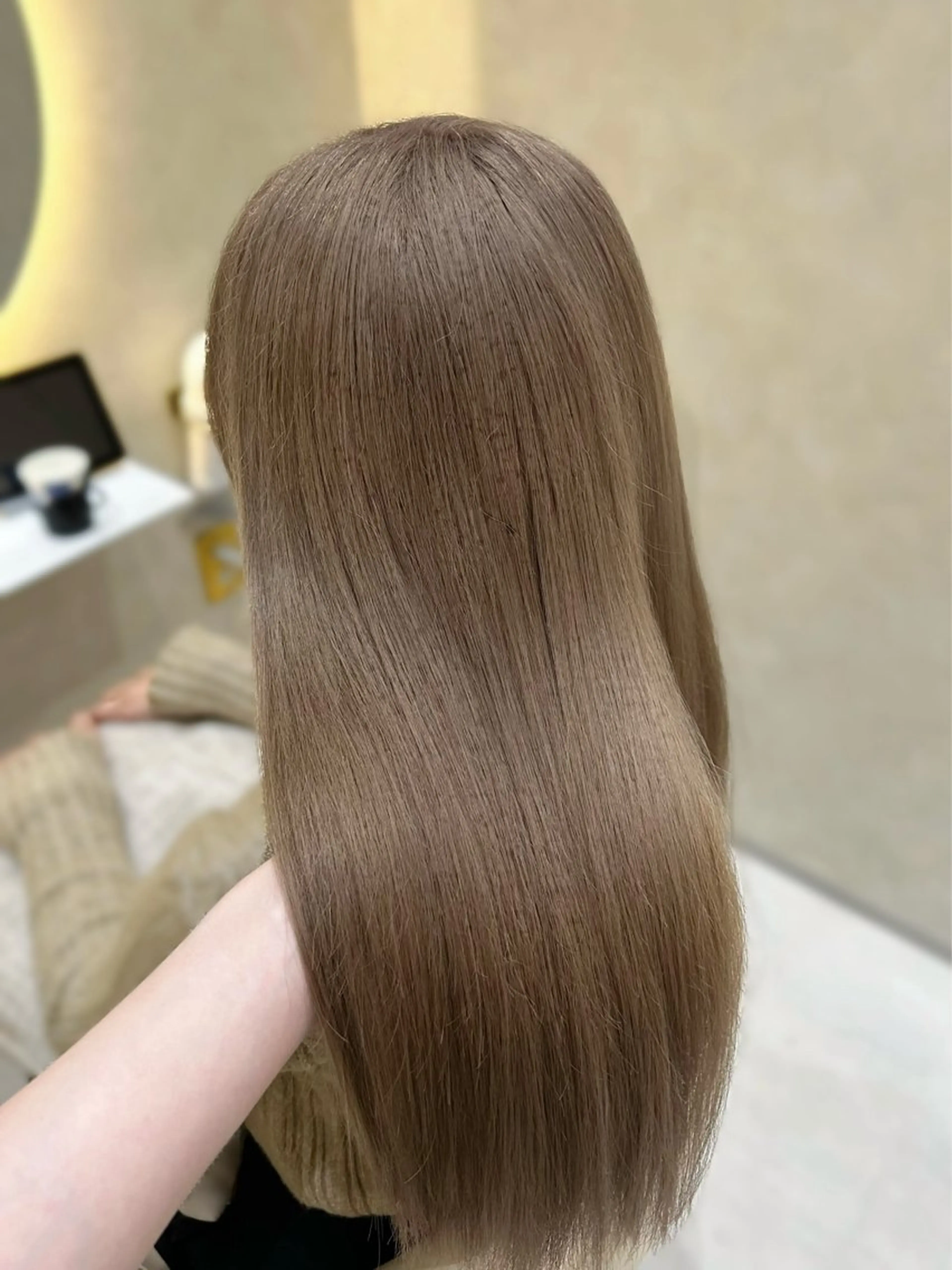 ロング カラー ベージュカラー ブリーチ ミルクティーベージュ zina ୨୧˖* moeのヘアスタイル