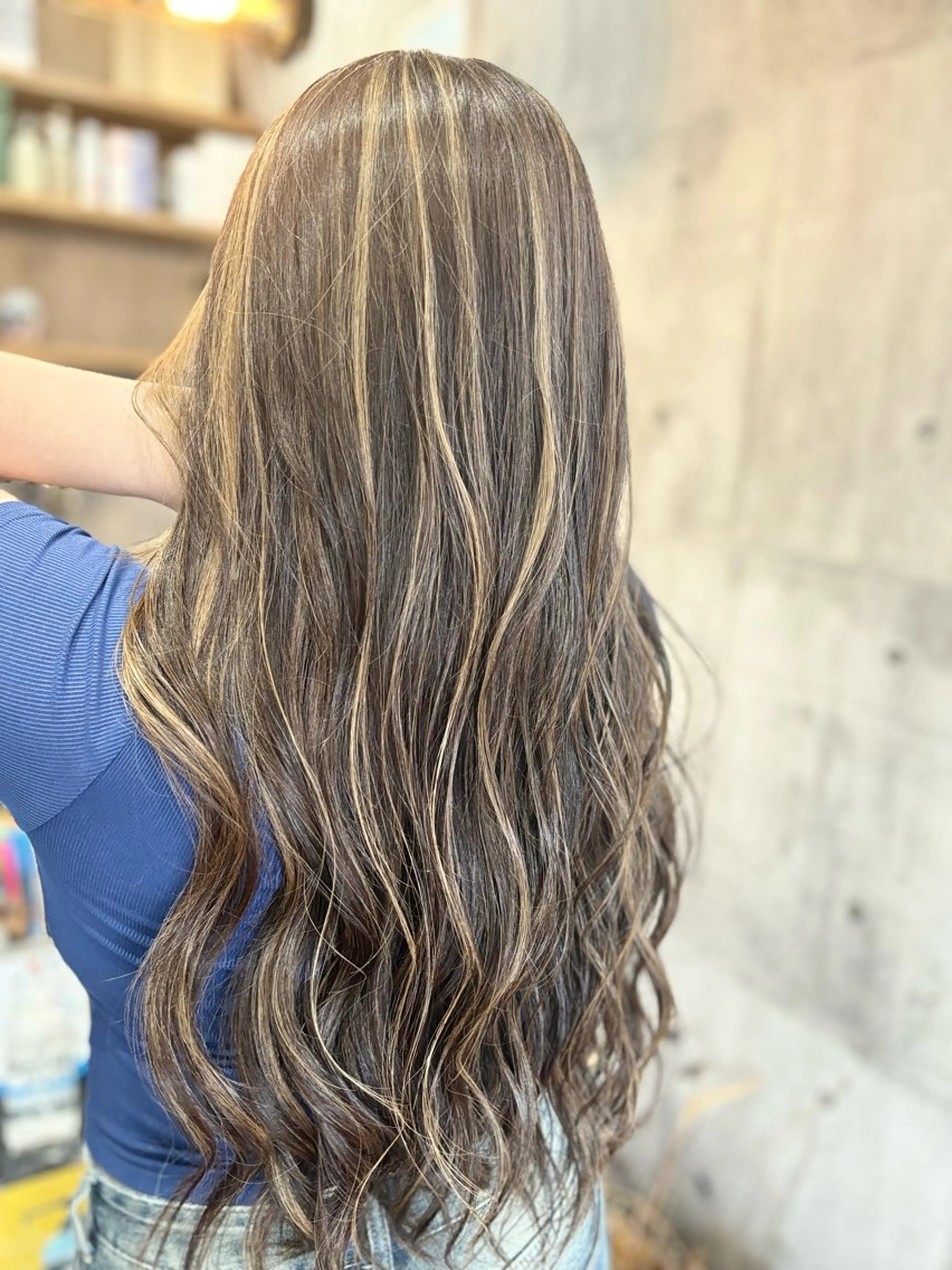 ロング ハイライト レイヤーカット カット ヘアカラー Welila by haku所属・Yuuki ウェリラバイハクのヘアスタイル