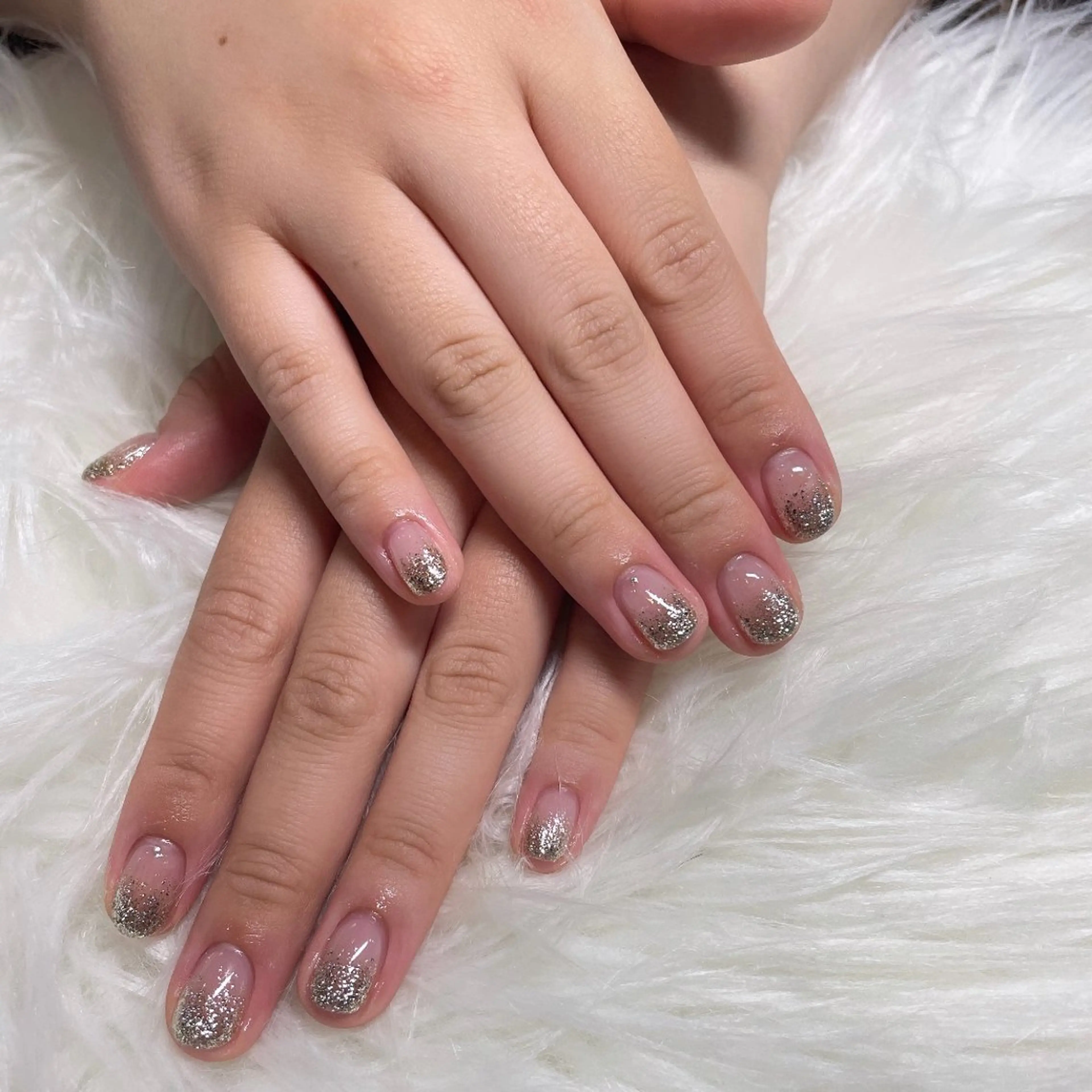 ネイル グラデーション ラメ(グリッター) ラメグラデーション シルバー IROHA NAIL所属・IROHA NAIL nanaのネイルデザイン