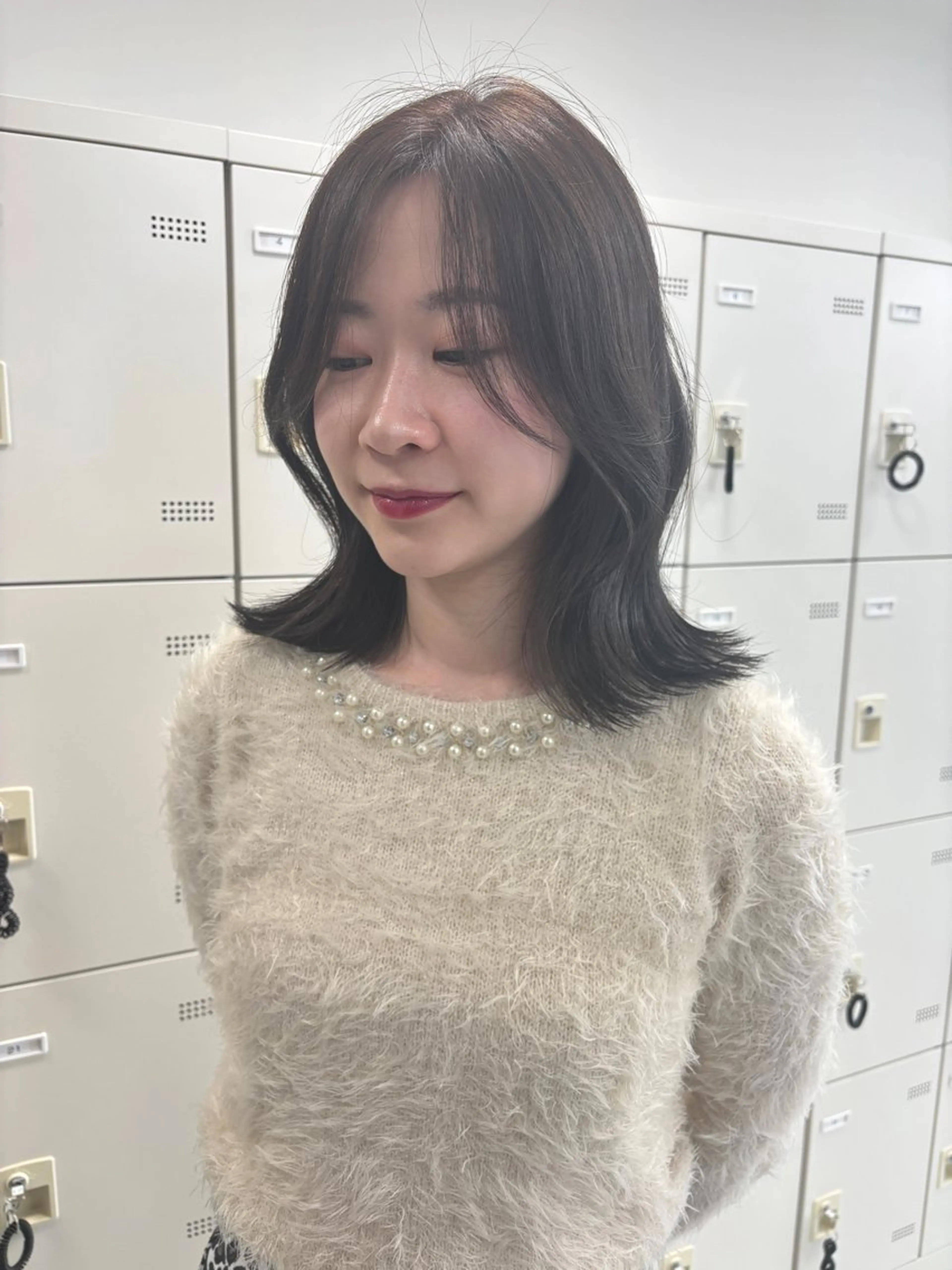 セミロング カット ヘアカラー トリートメント 韓国ヘア/ブリーチ無 しWカラー/オリーブのヘアスタイル