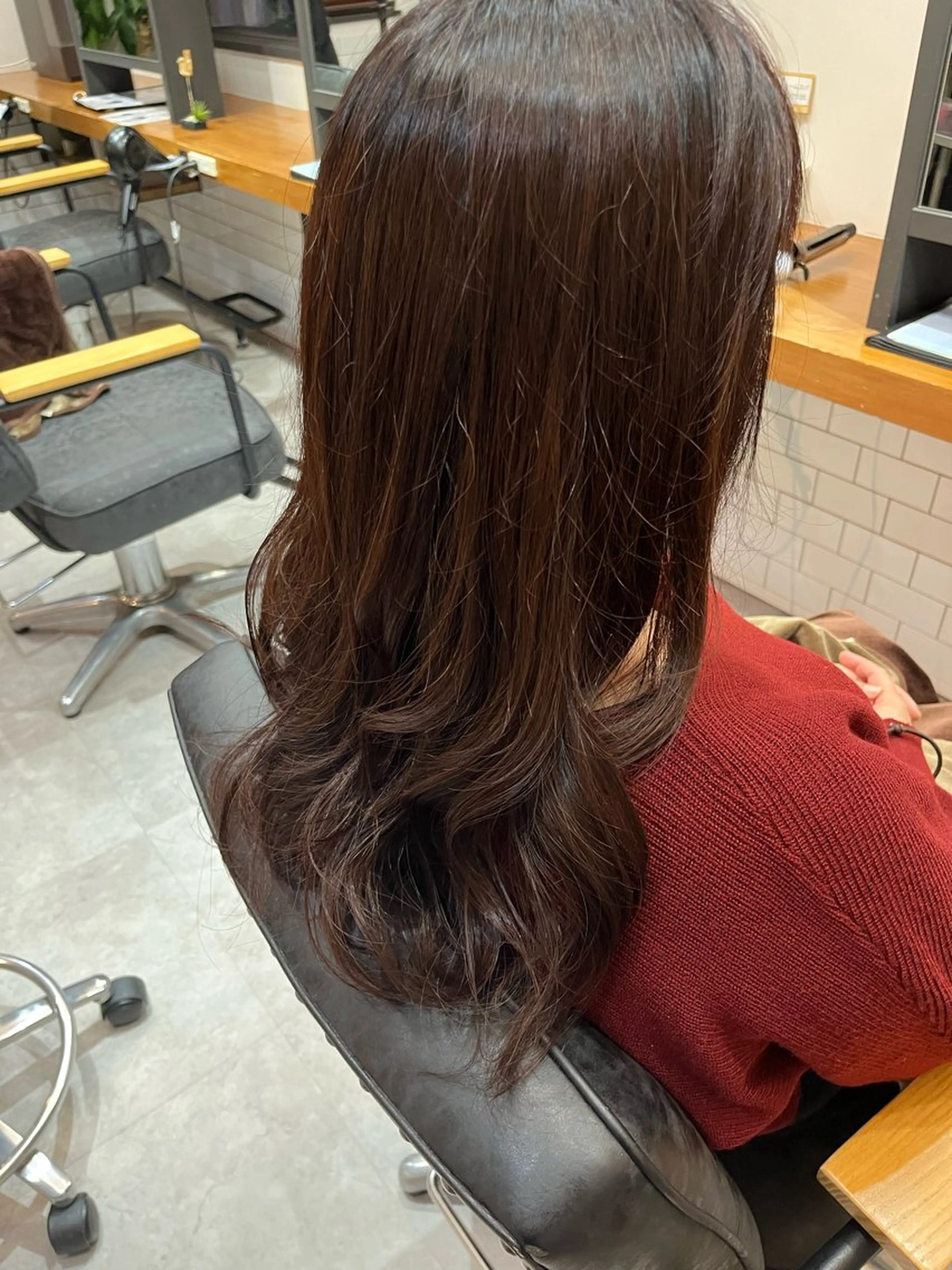 カラー 鴨田 彩音のヘアスタイル