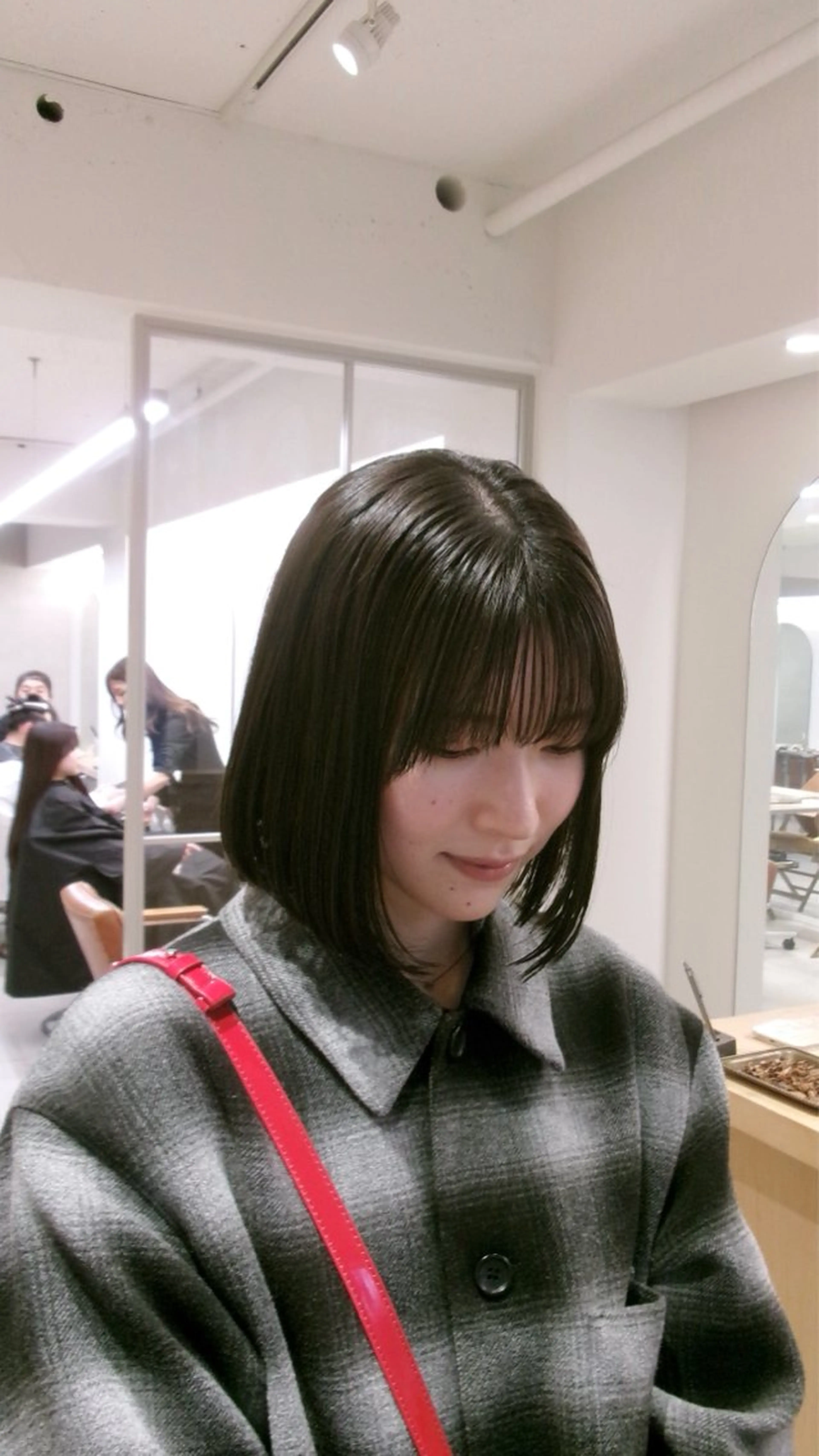 ミディアム Kasumi | くすみブラウン×渋谷のヘアスタイル