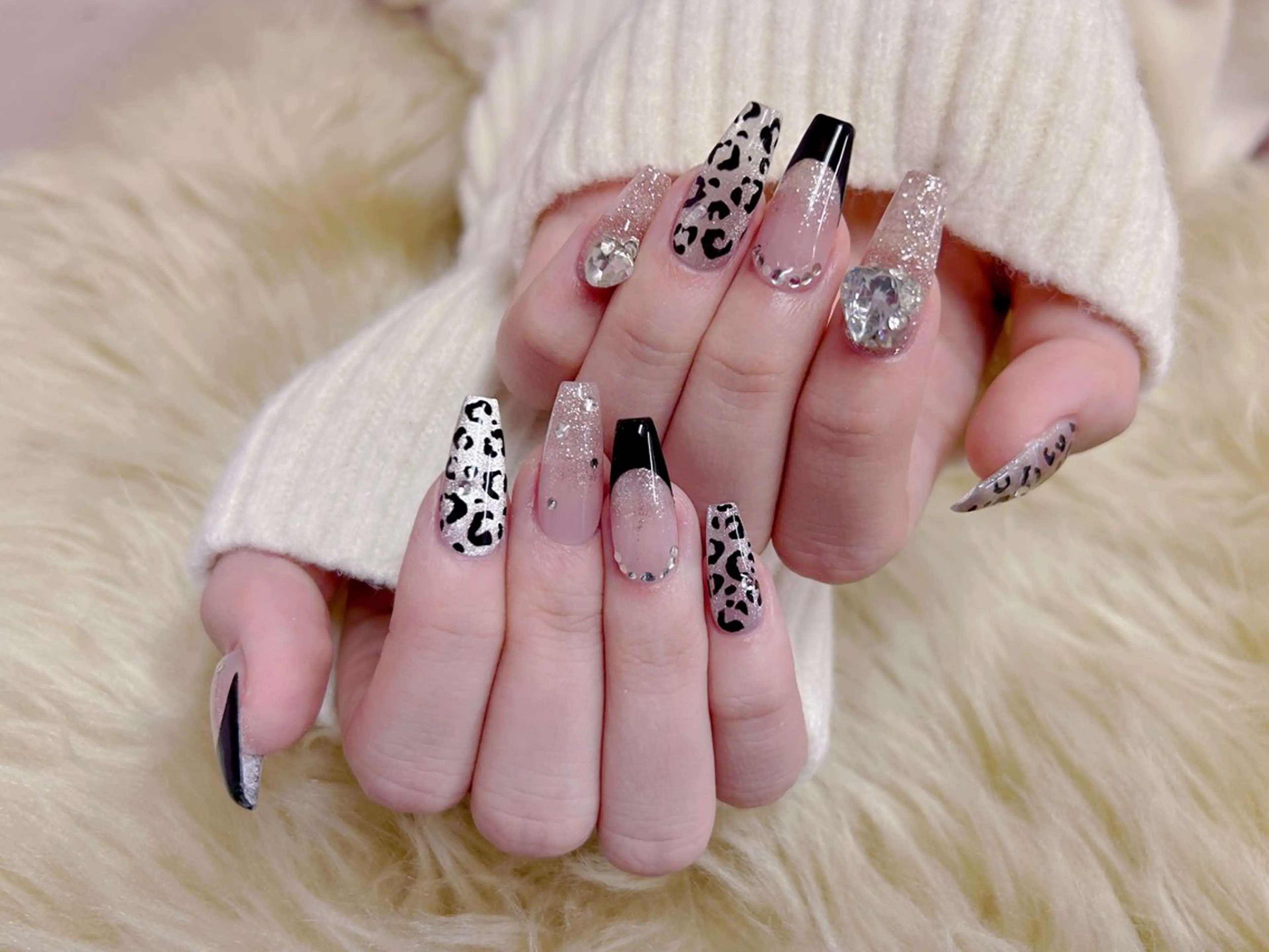 ネイル 渋谷T&B  みお ロング無制限⭐️のネイルデザイン