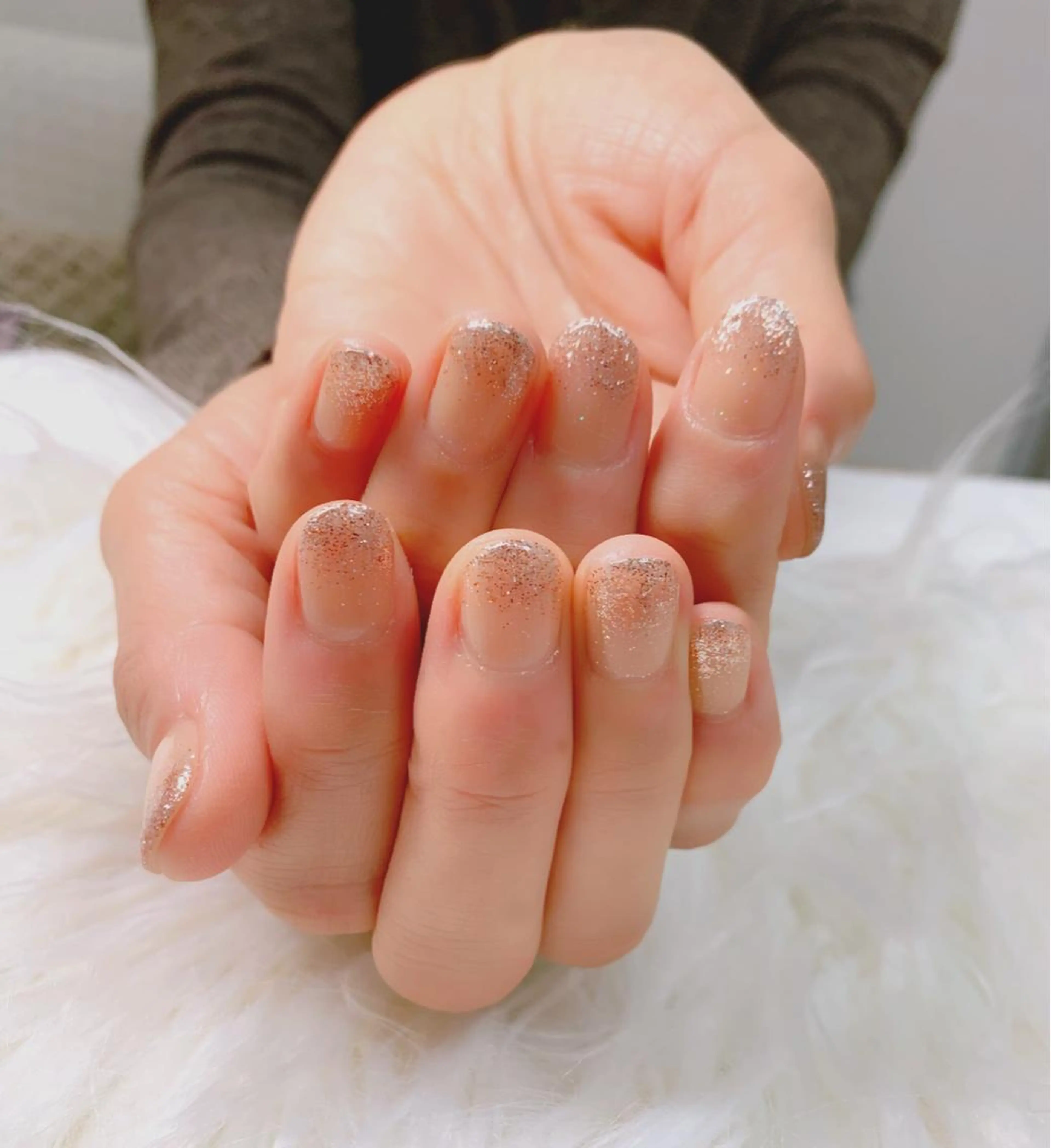 ショート カラー キッズ ネイル ブラウンカラー グラデーションカラー シルバー ブラウン ジェルネイル honey meeのネイルデザイン