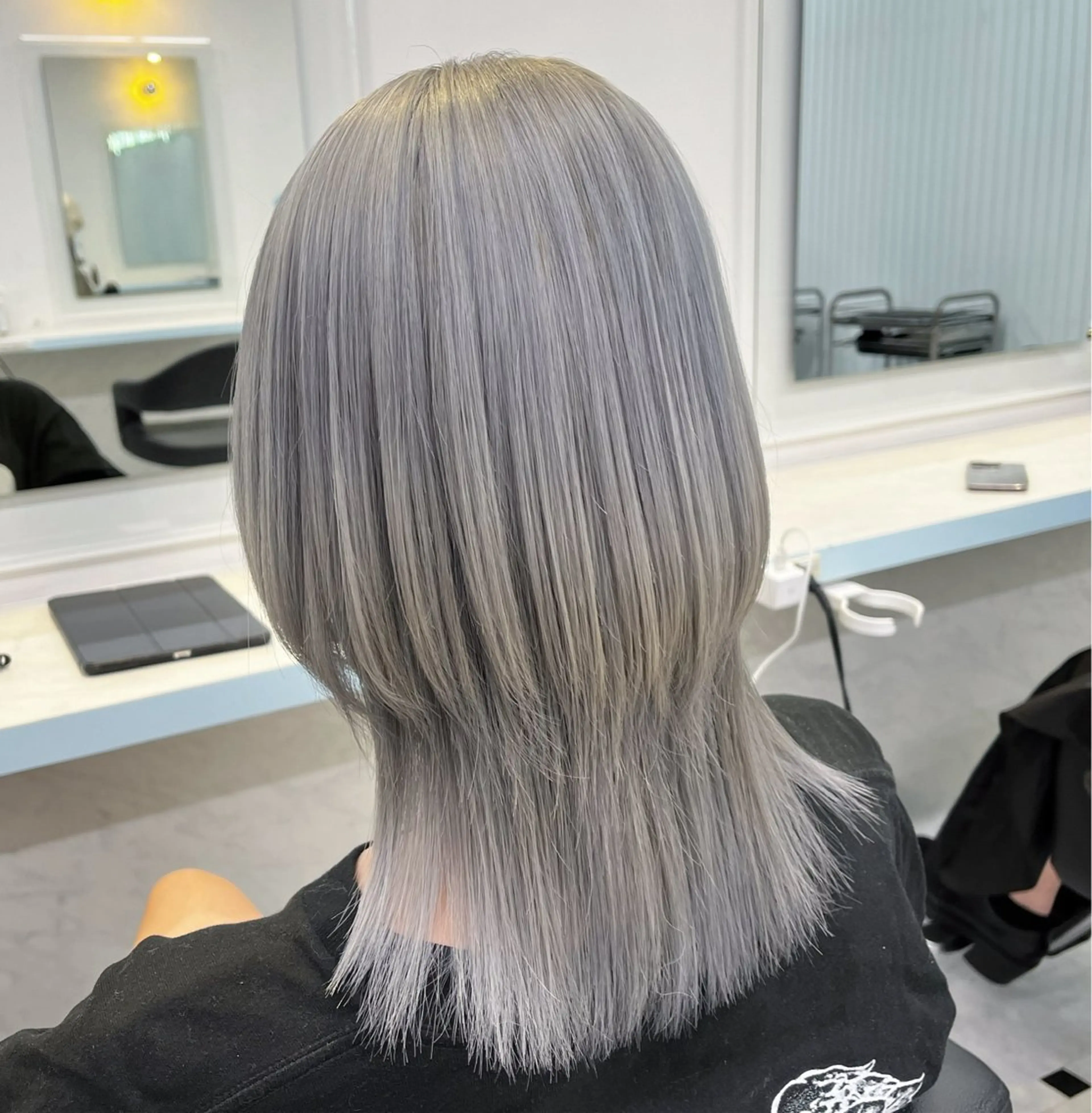 ミディアム カラー ヘアカラー ブリーチカラー 🩵MIZUKIのヘアスタイル