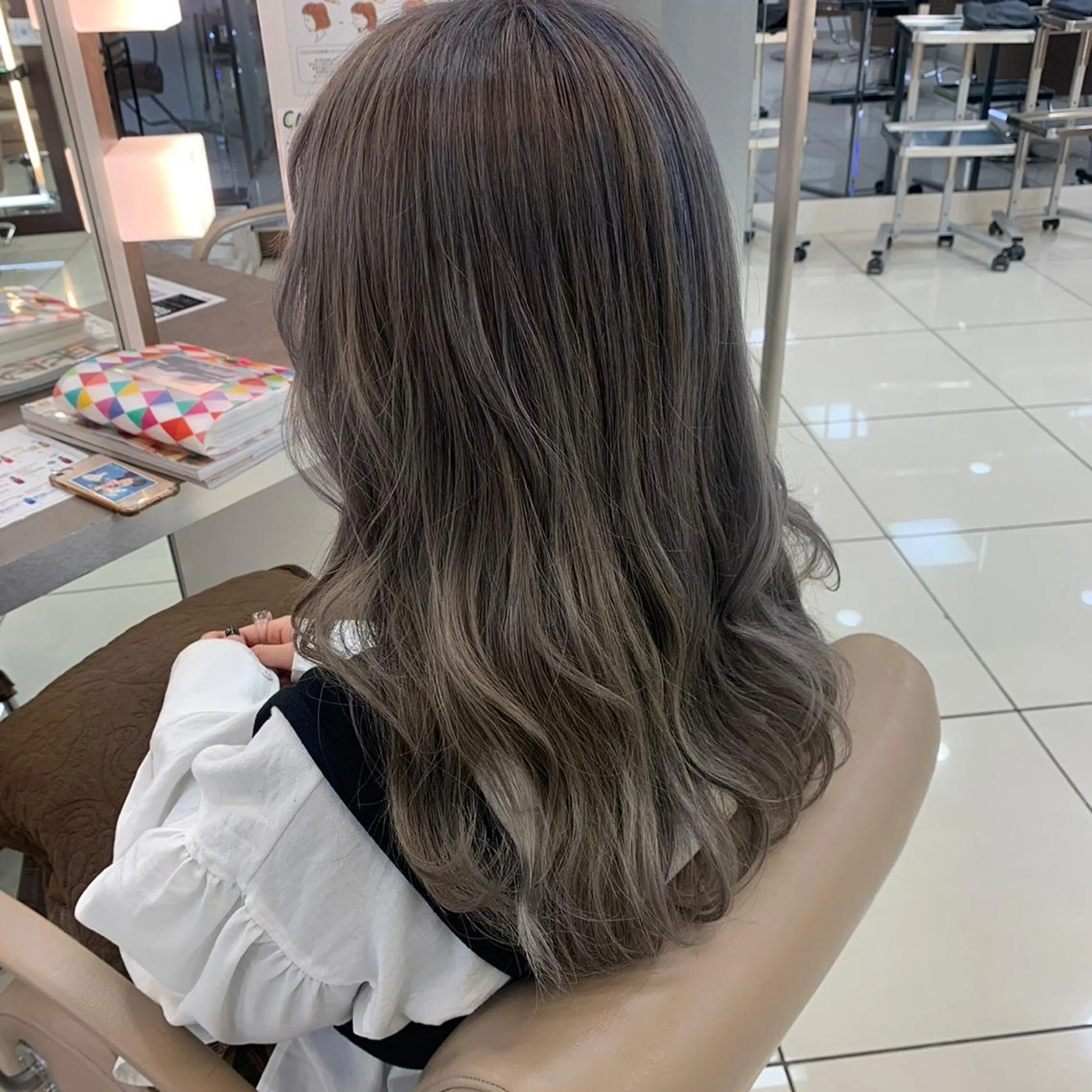 ロング カラー 羽エクステ/シール エクステ/横浜駅5分のヘアスタイル