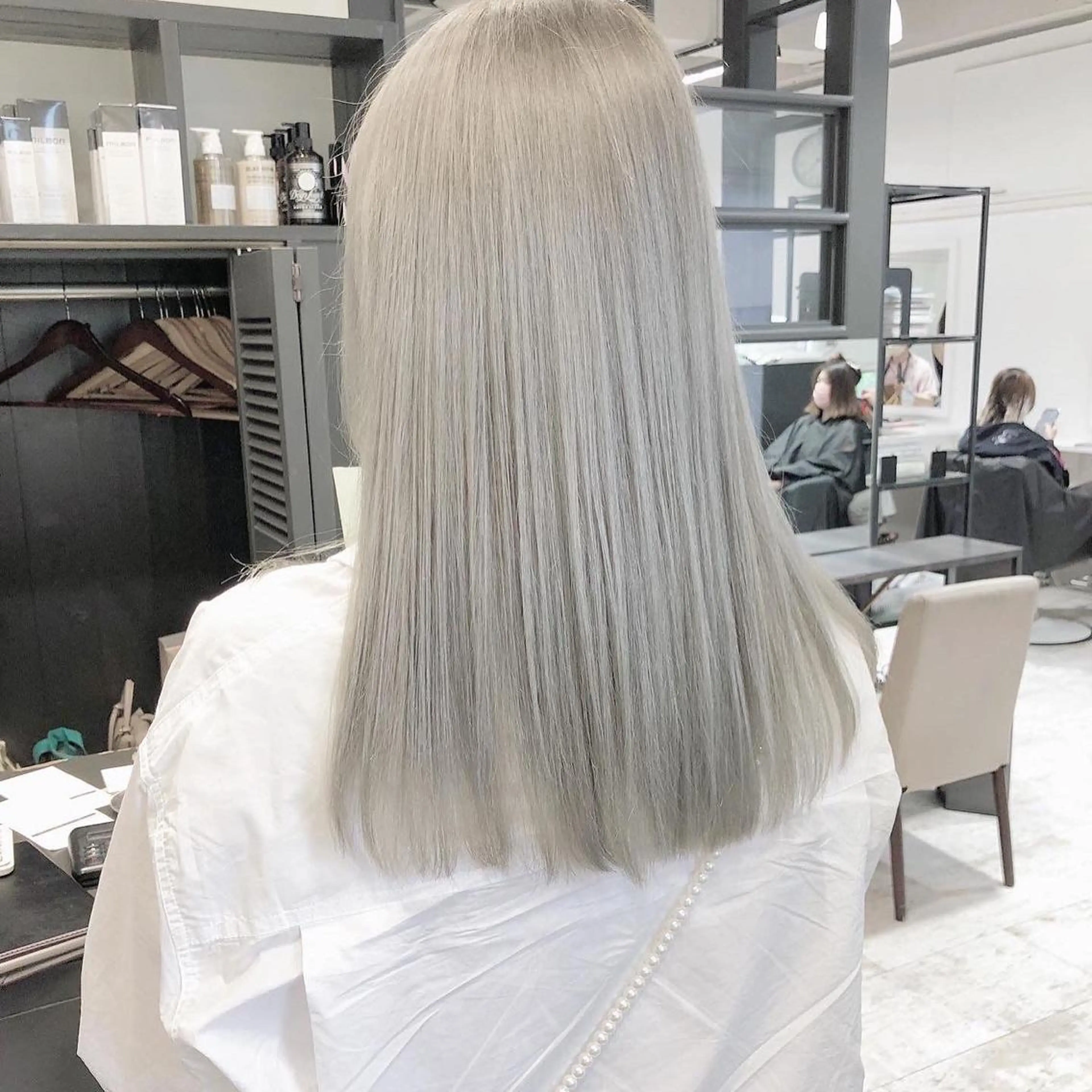 セミロング カラー mimiiy梅田 中崎町ハイトーンのヘアスタイル