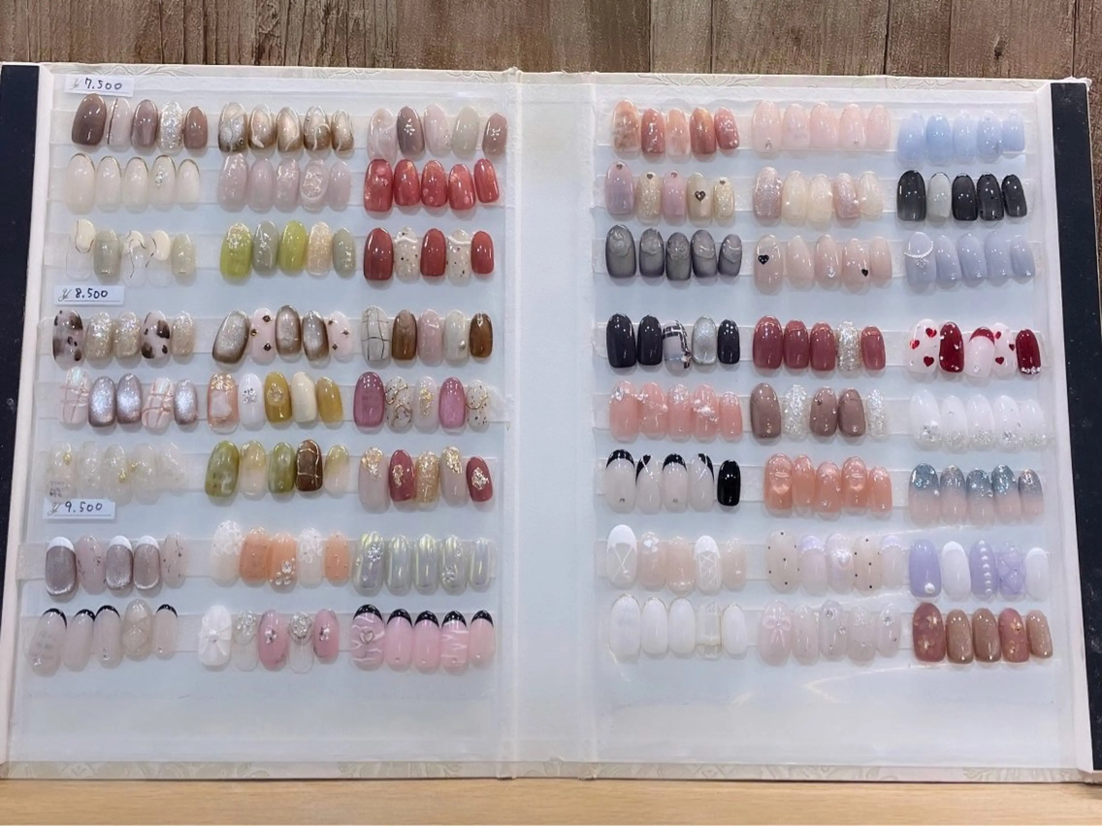 ネイル 友野 遥のネイルデザイン