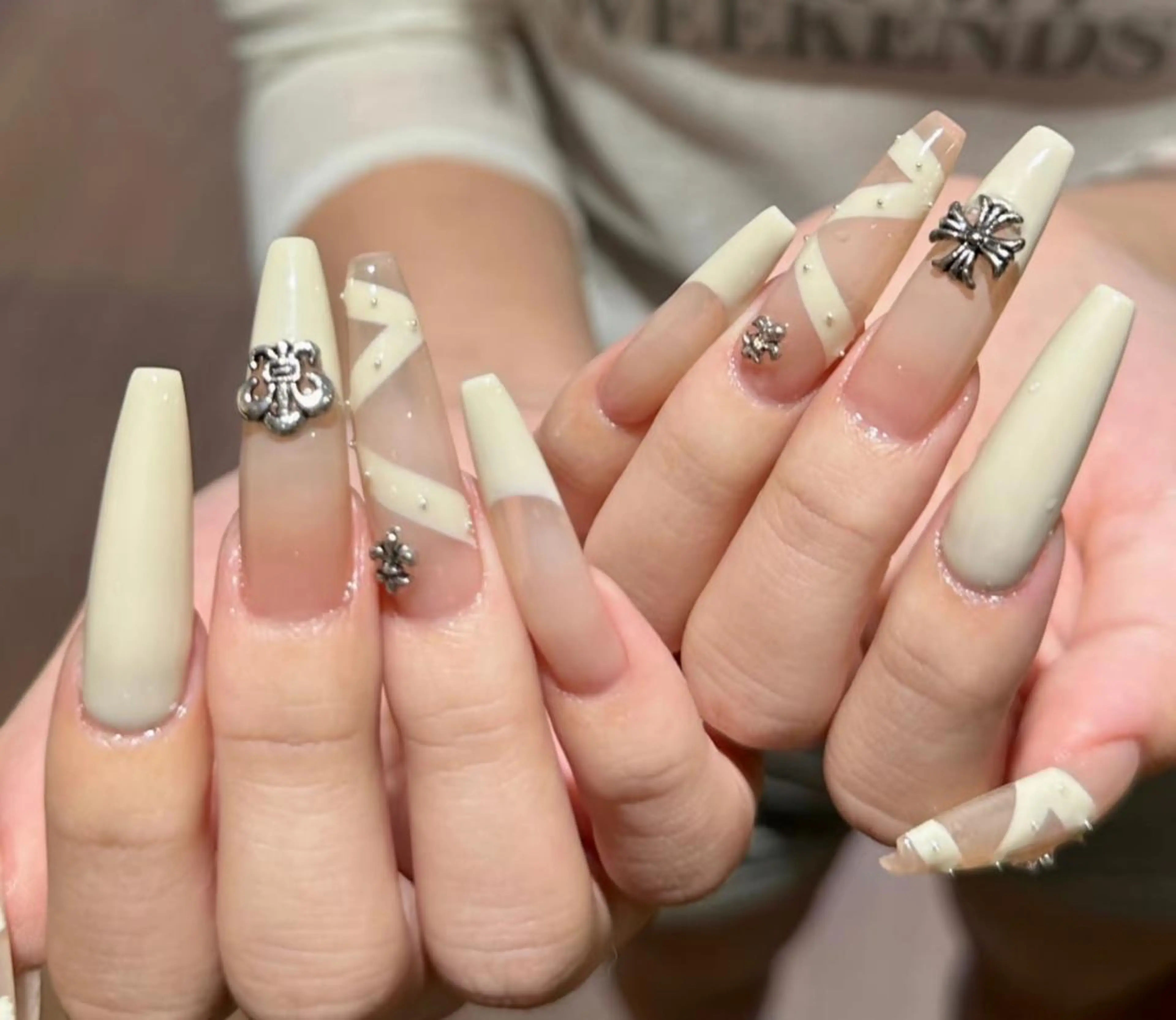 ネイル ハンドネイル 🎀 Ayaka_nailのネイルデザイン