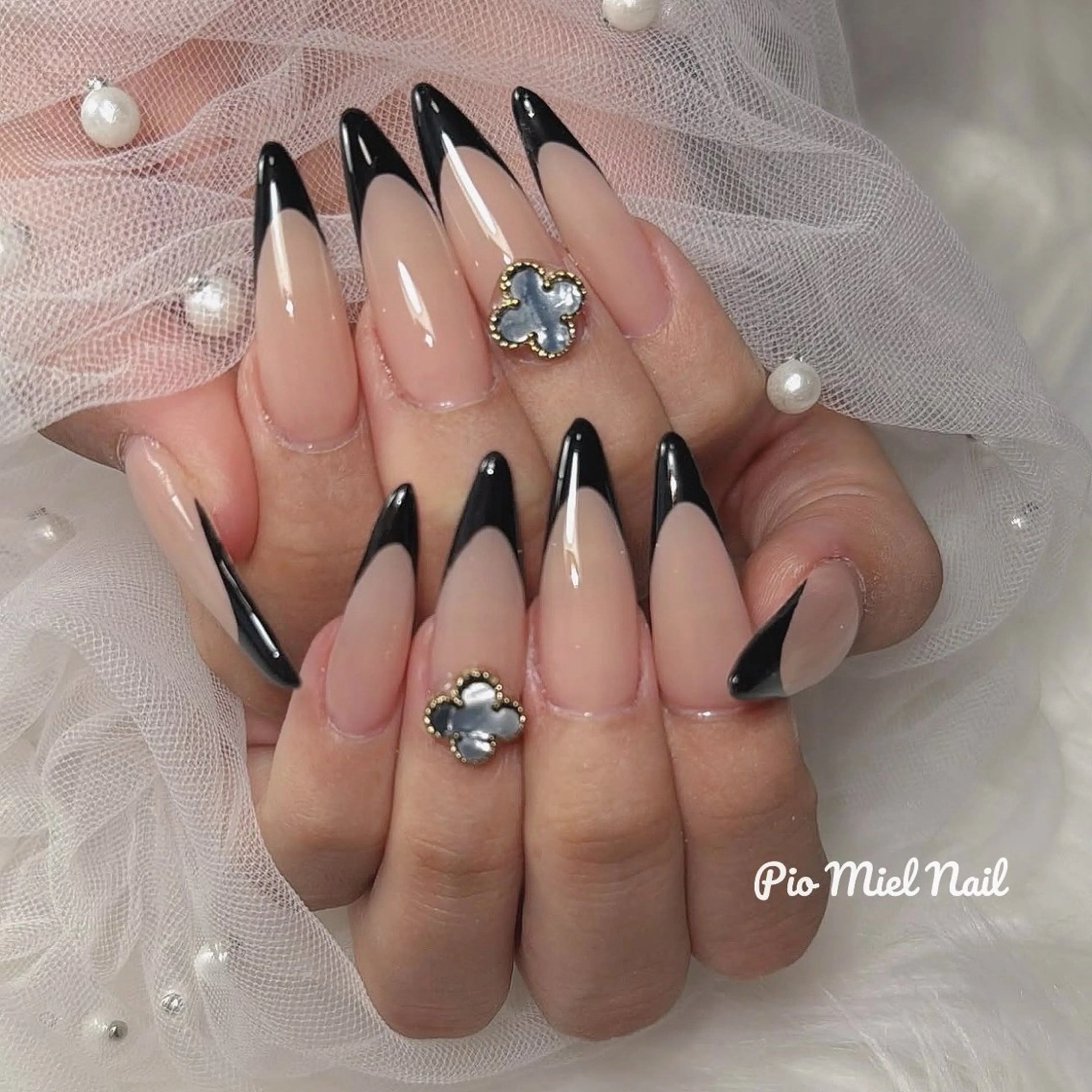 セミロング 韓国風ヘア ハンドネイル momo 長さだしのネイルデザイン