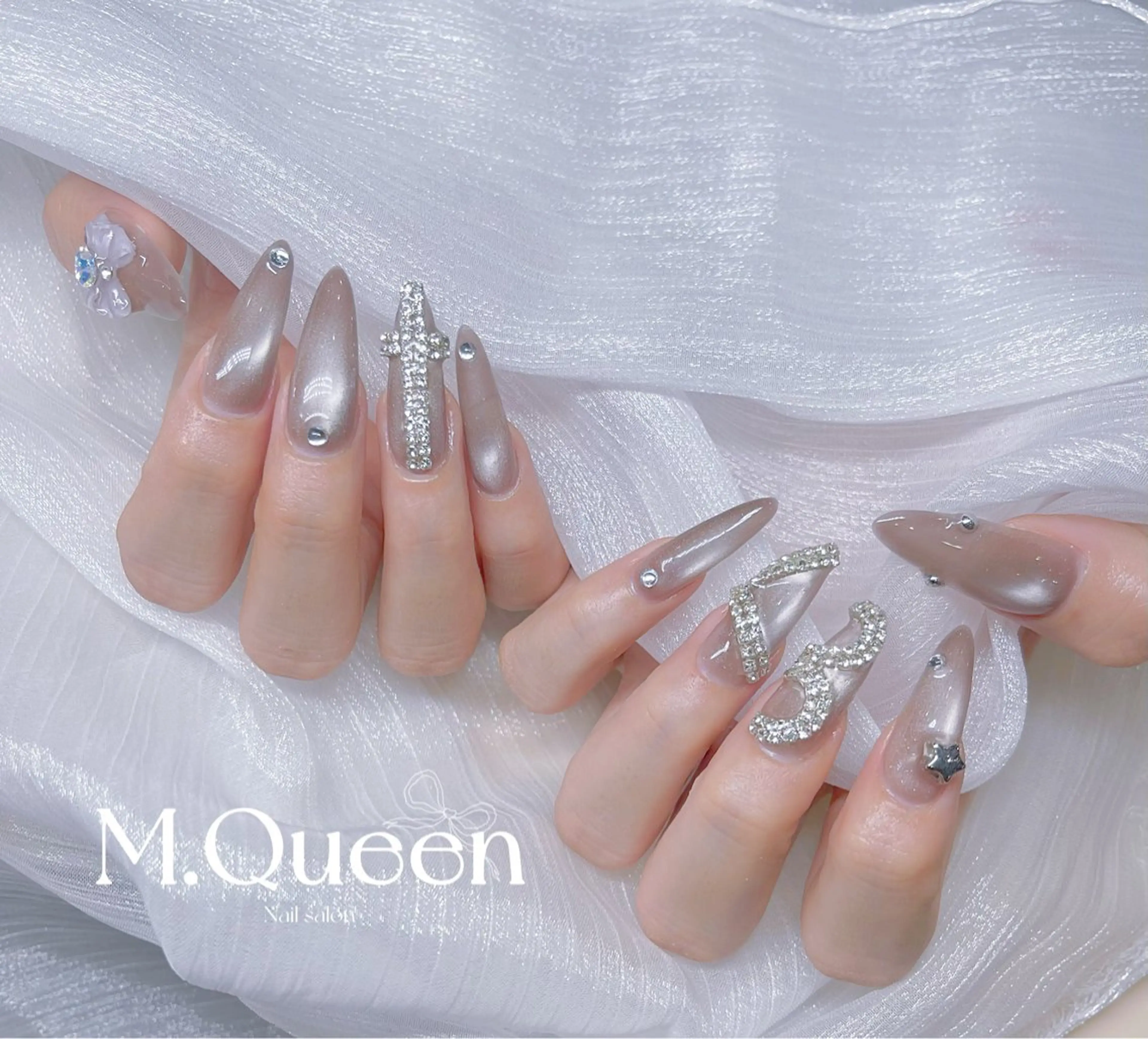 ネイル MQueen ネイルサロンマルのネイルデザイン